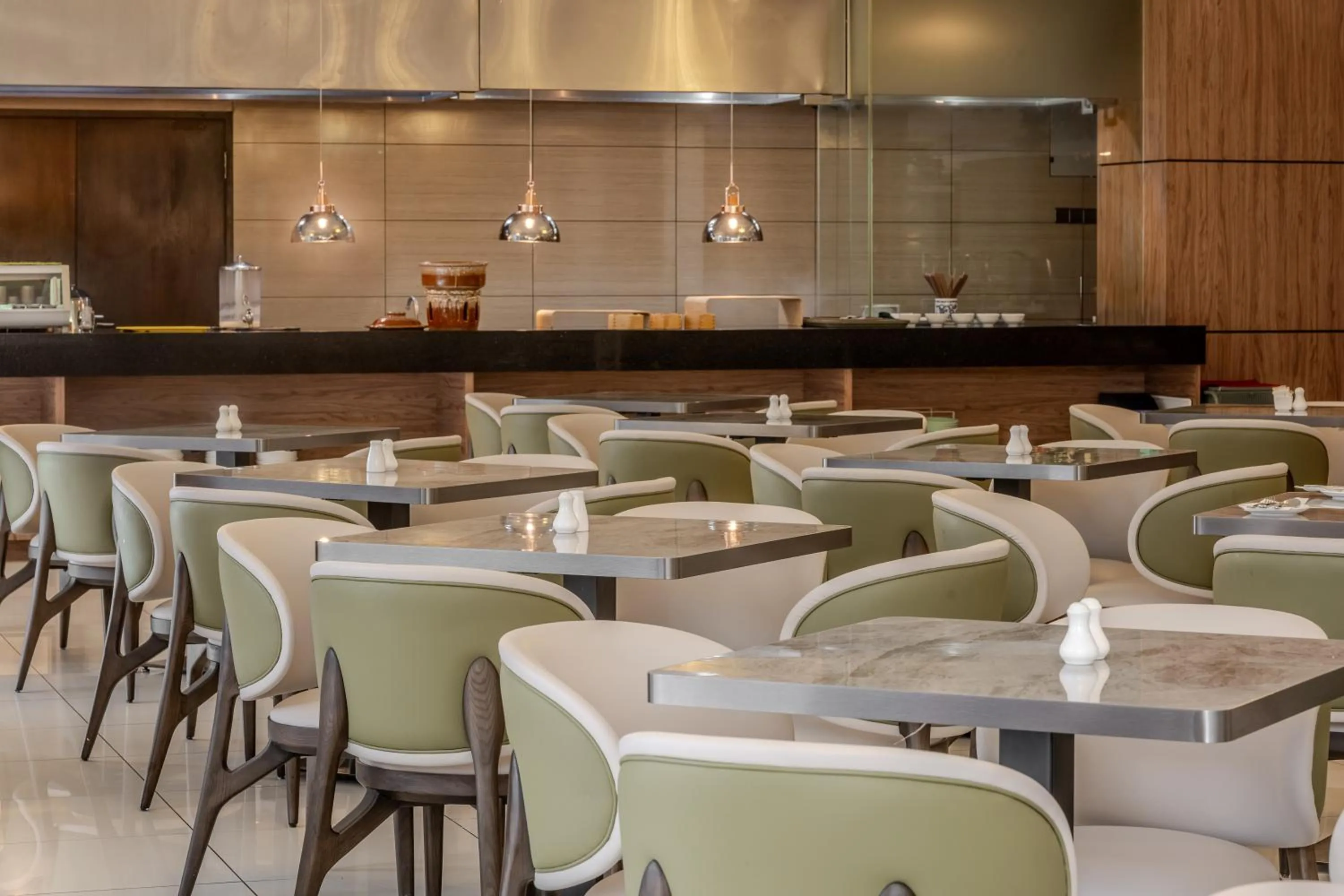 Restaurant/places to eat in Iconic Hotel