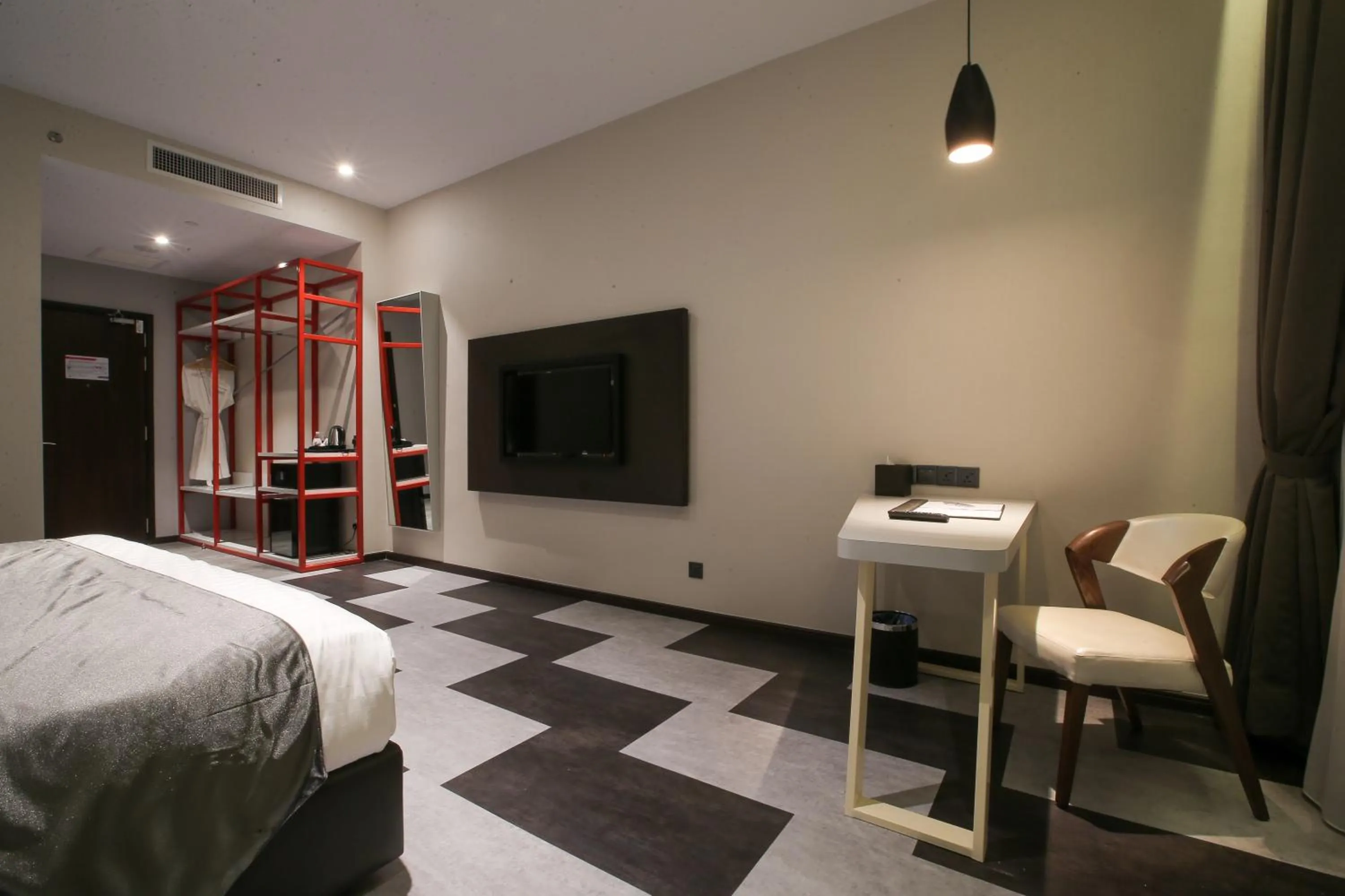 TV and multimedia, Bed in Iconic Hotel