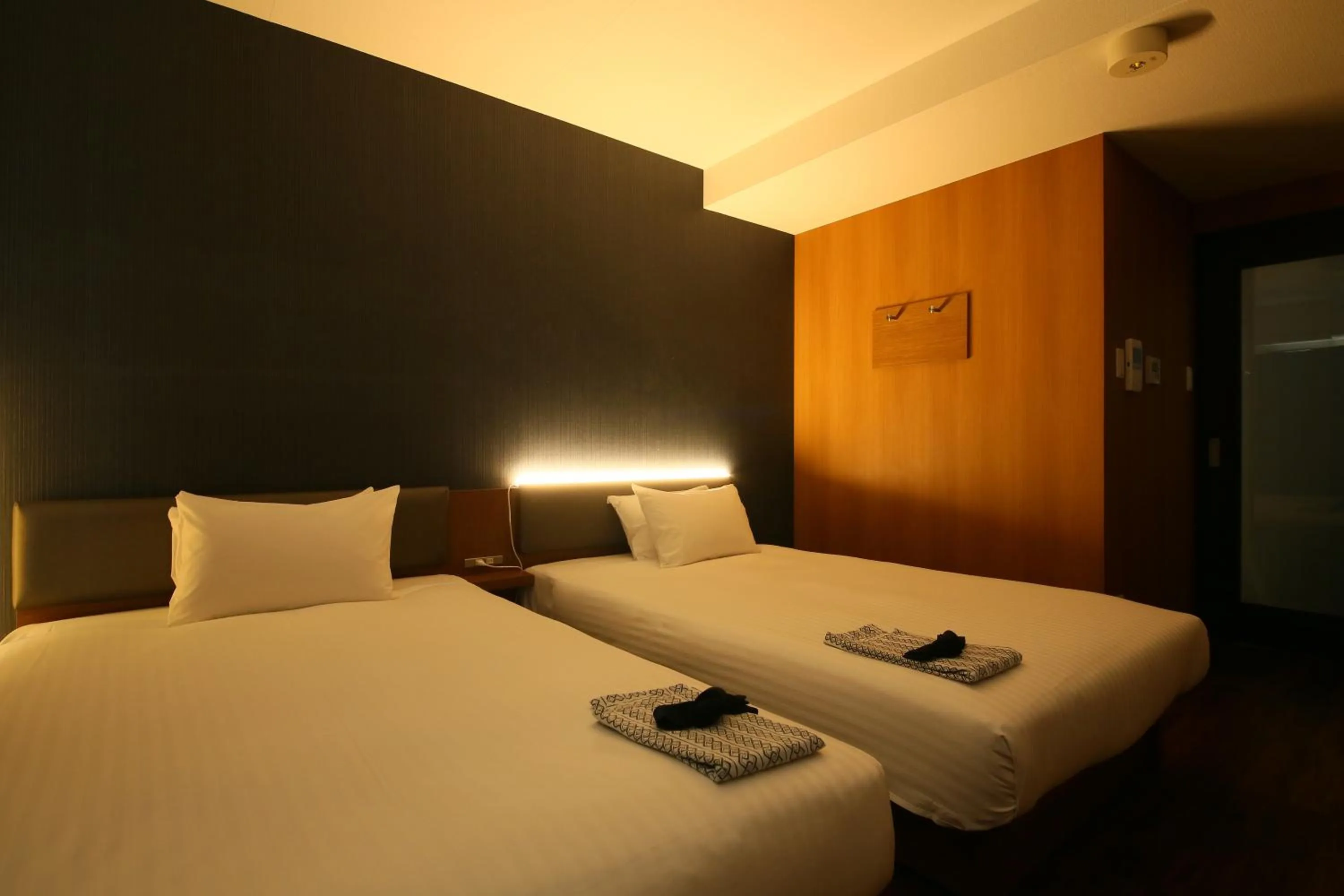 Bedroom, Bed in Hotel Trad