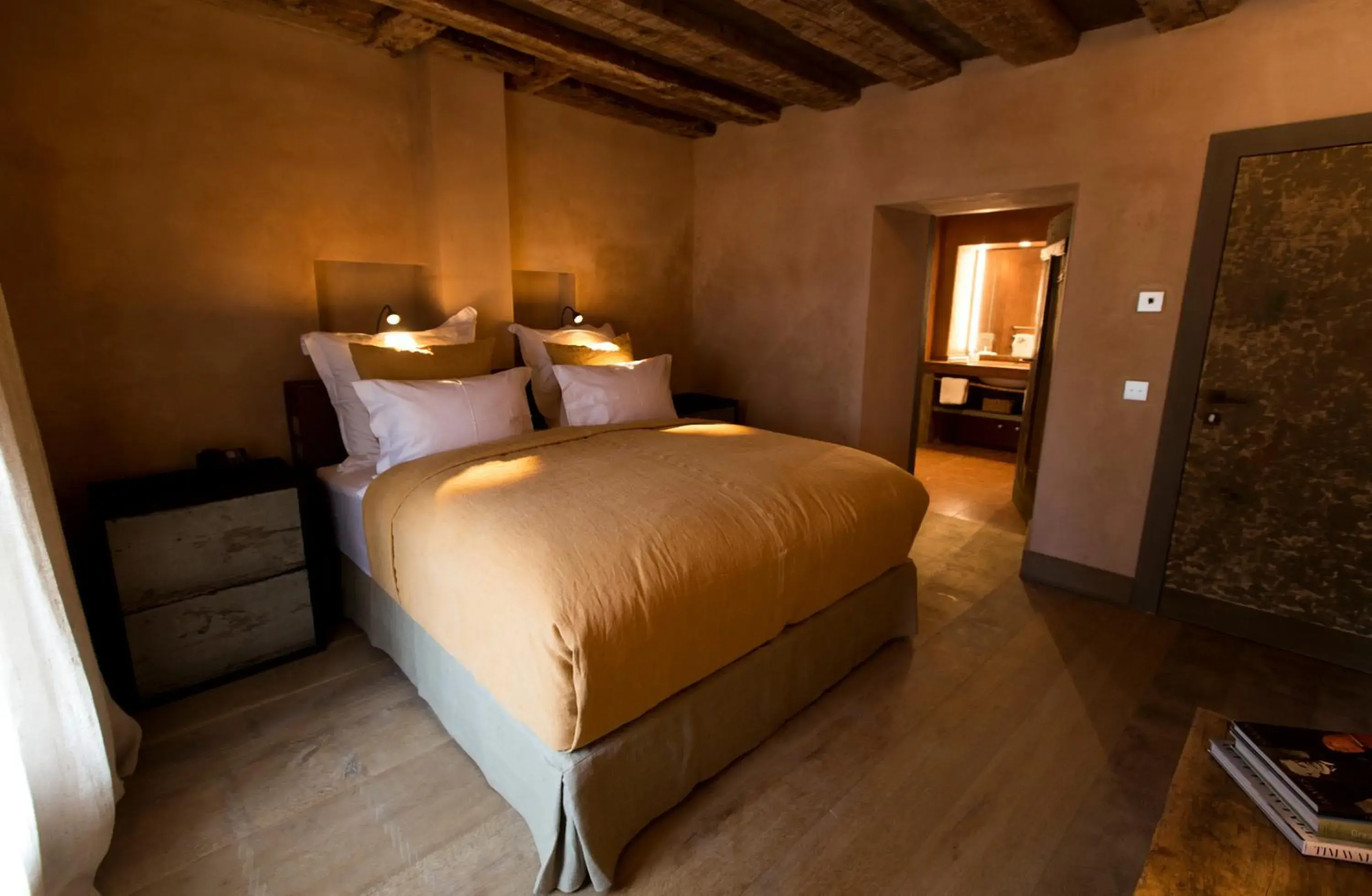 Superior Double Room in Townhouse Weisses Kreuz Boutiquehotel Superior Double Room in Townhouse Weisses Kreuz Boutiquehotel