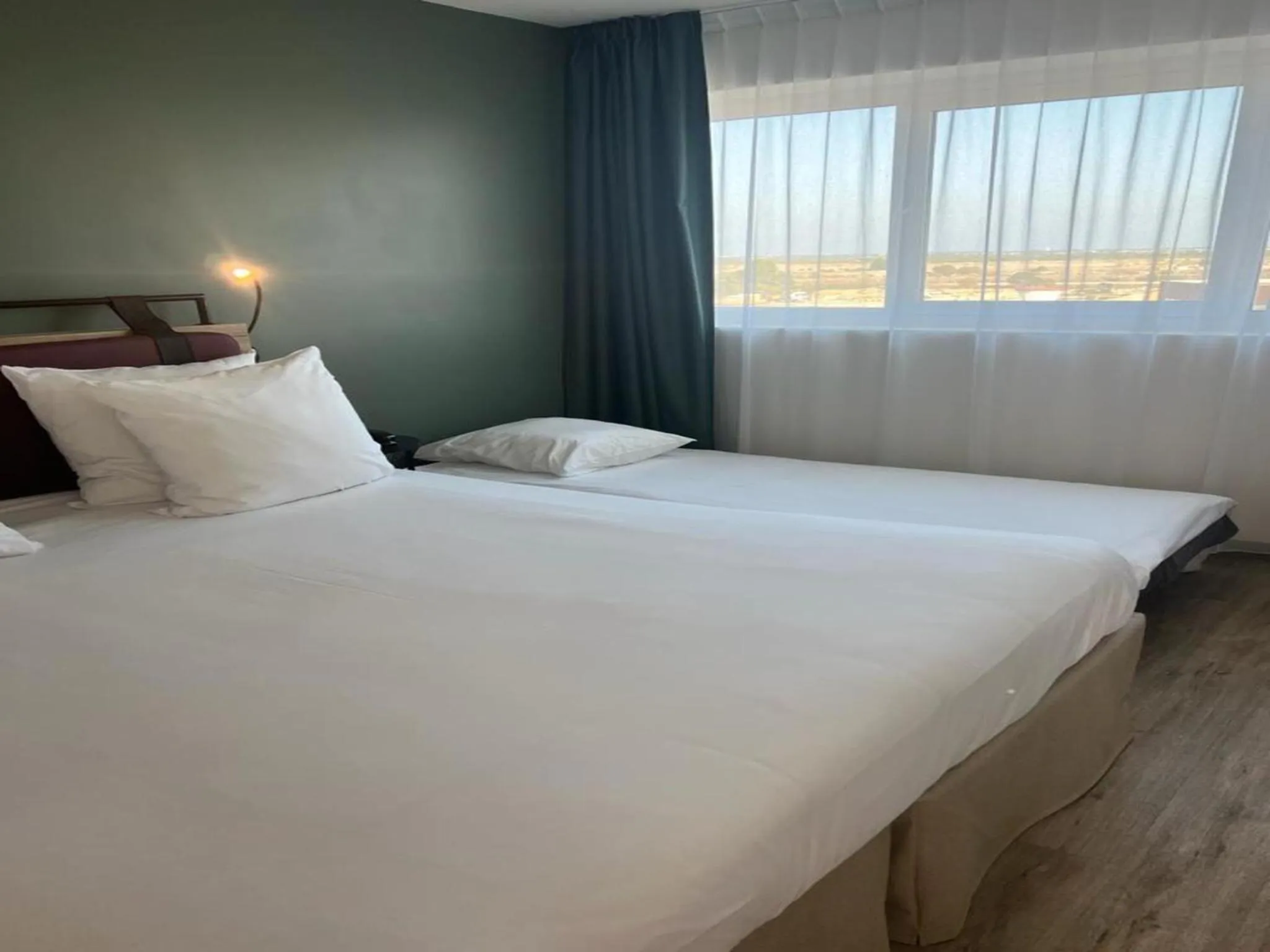 Bedroom, Bed in Campanile Perpignan Nord - Aéroport