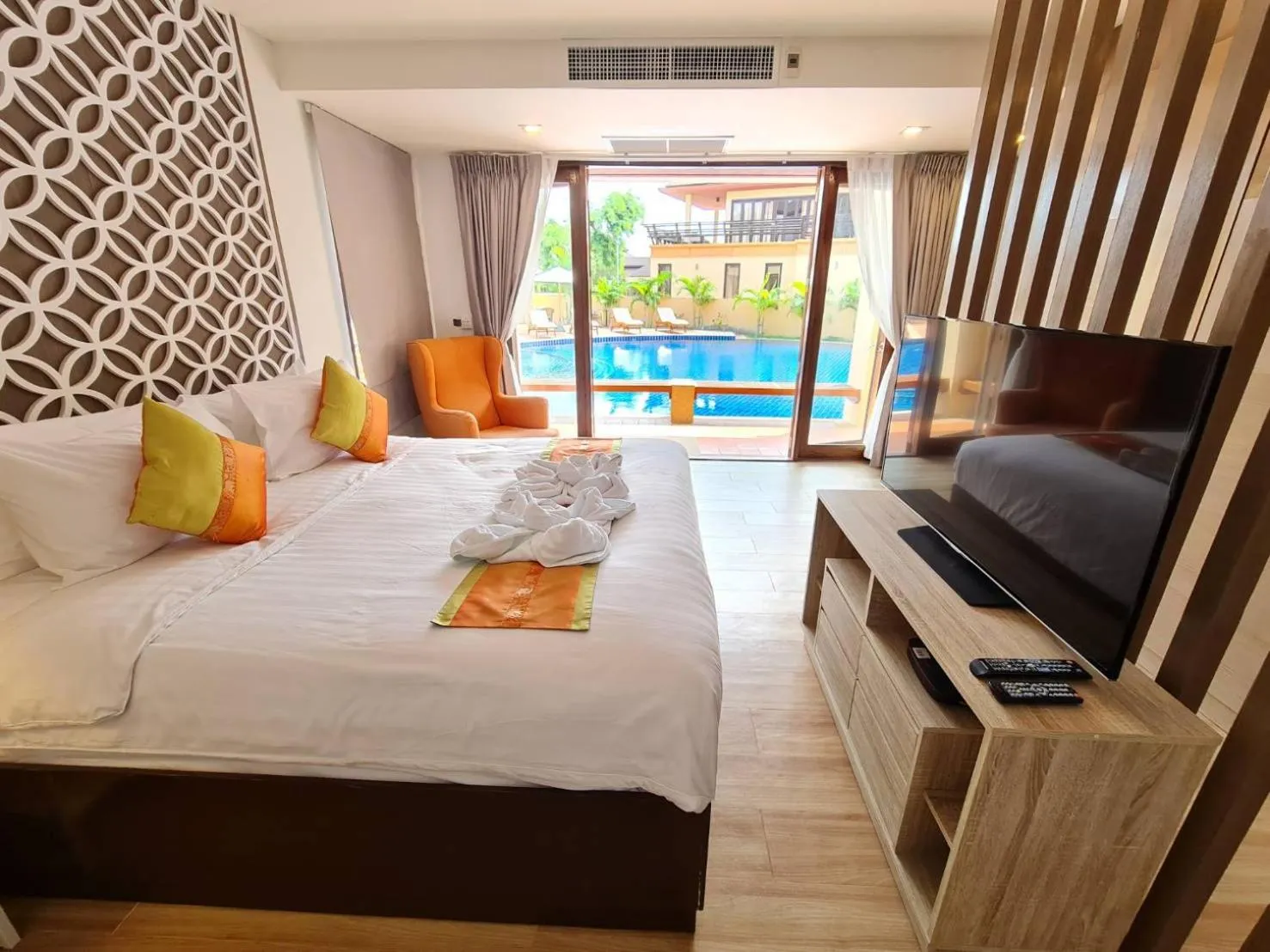 Photo of the whole room, Bed in Elegancy Resort Hua Hin