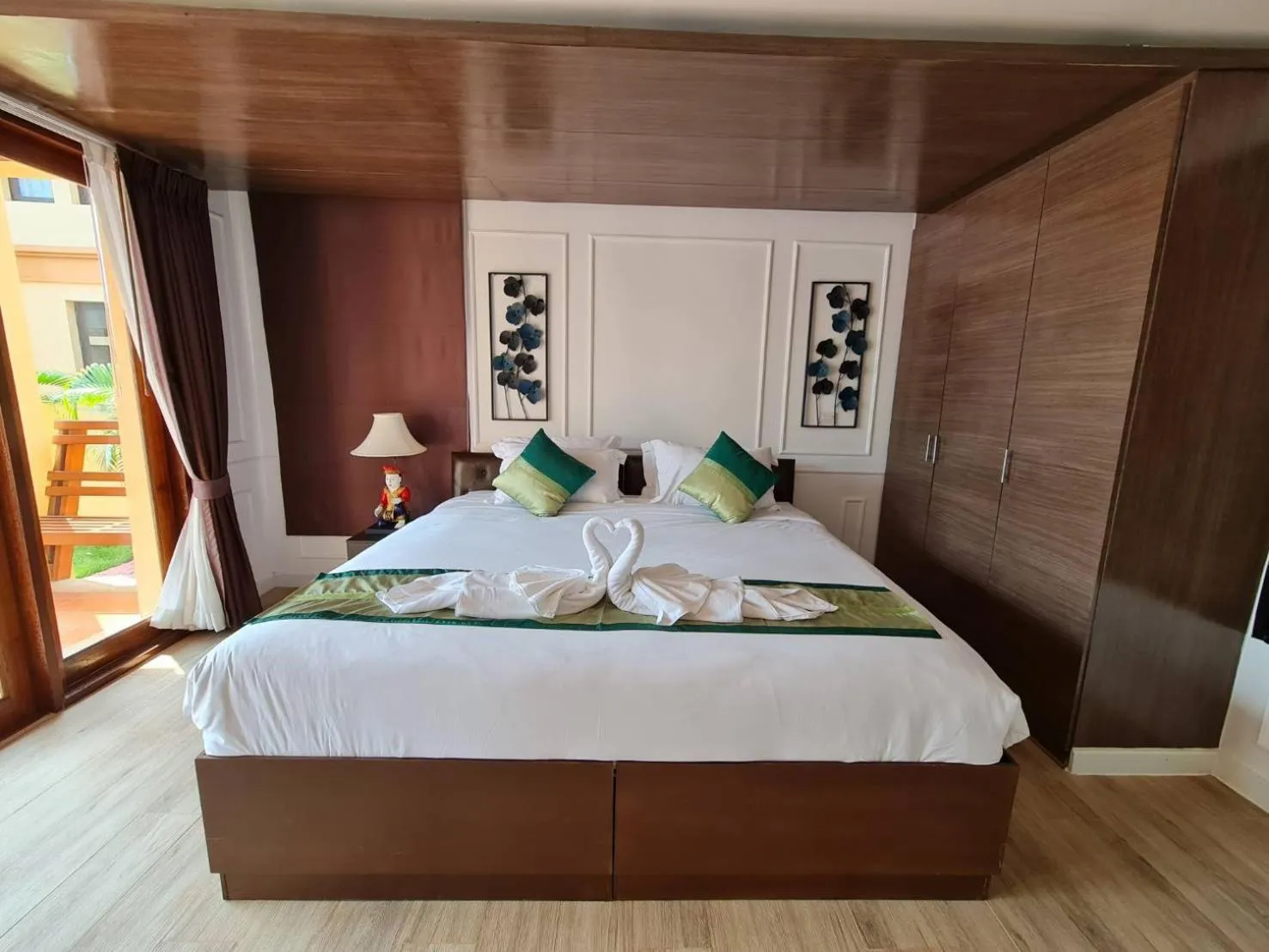 Bed in Elegancy Resort Hua Hin