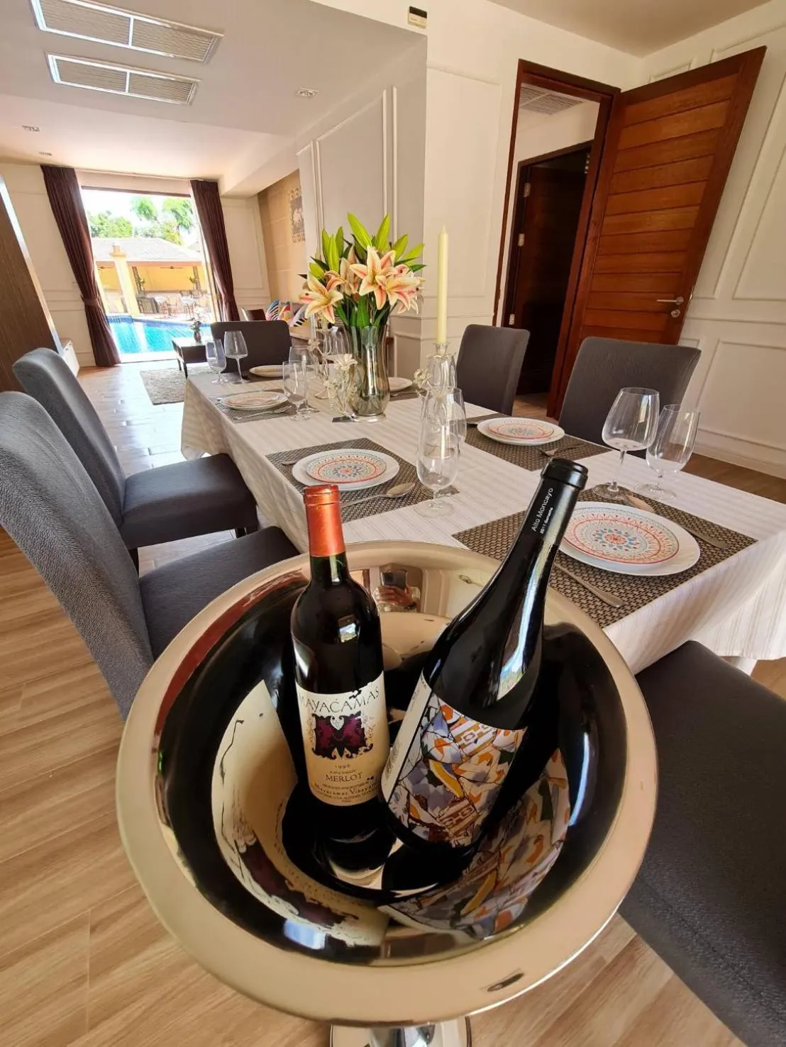 Restaurant/places to eat in Elegancy Resort Hua Hin