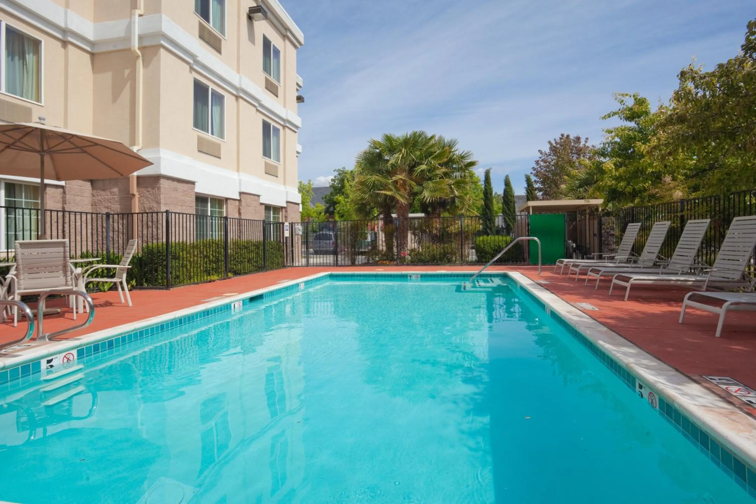 Swimming pool in Holiday Inn Express Hotel & Suites Livermore by IHG