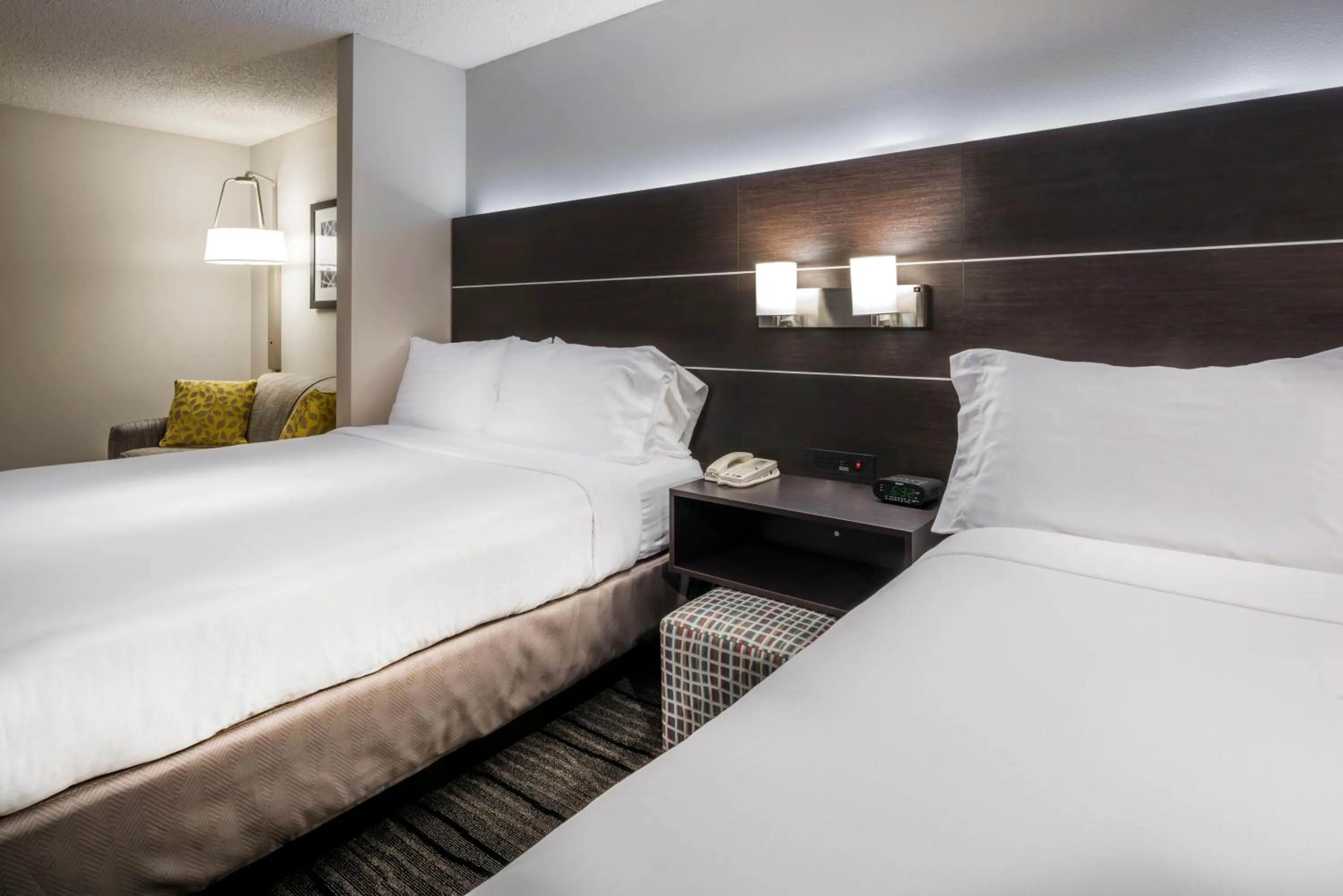 Bed in Holiday Inn Express Hotel & Suites Livermore by IHG