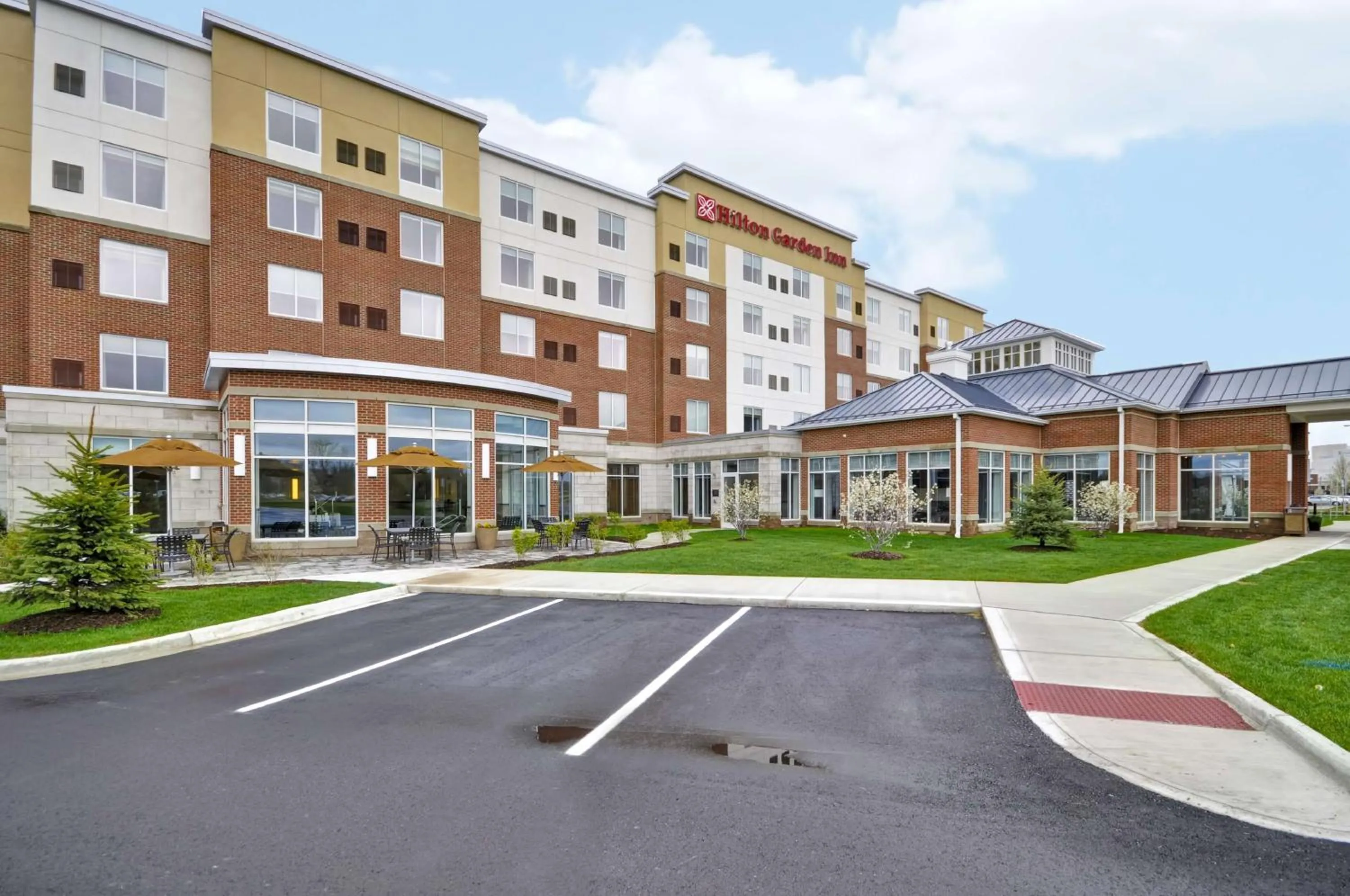 Property building in Hilton Garden Inn Detroit Troy
