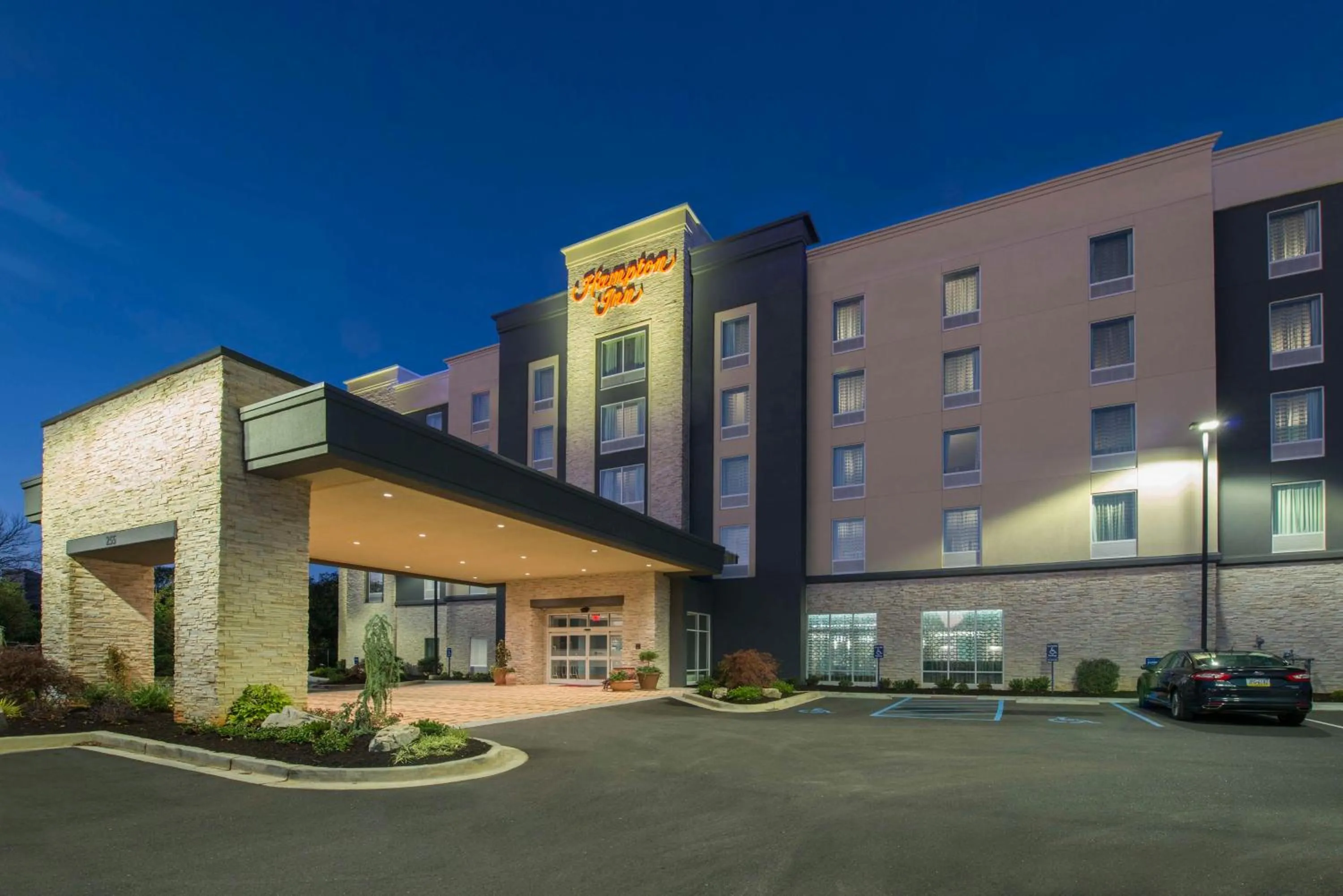 Property building in Hampton Inn Greenville/I-385 Haywood Mall, SC