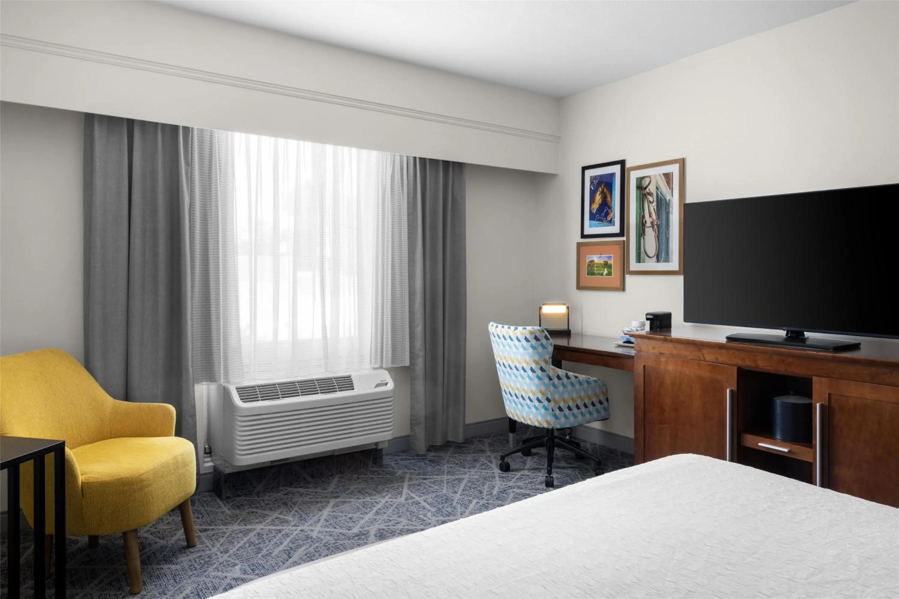 Bed in Hampton Inn Lexington Medical Center, KY