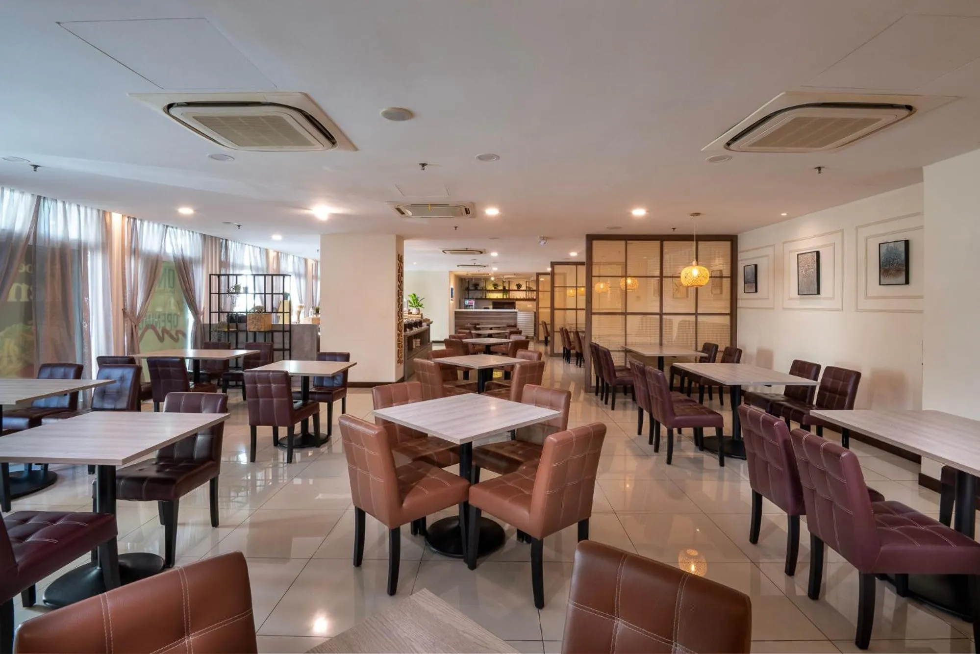 Restaurant/places to eat in One Pacific Hotel and Serviced Apartments