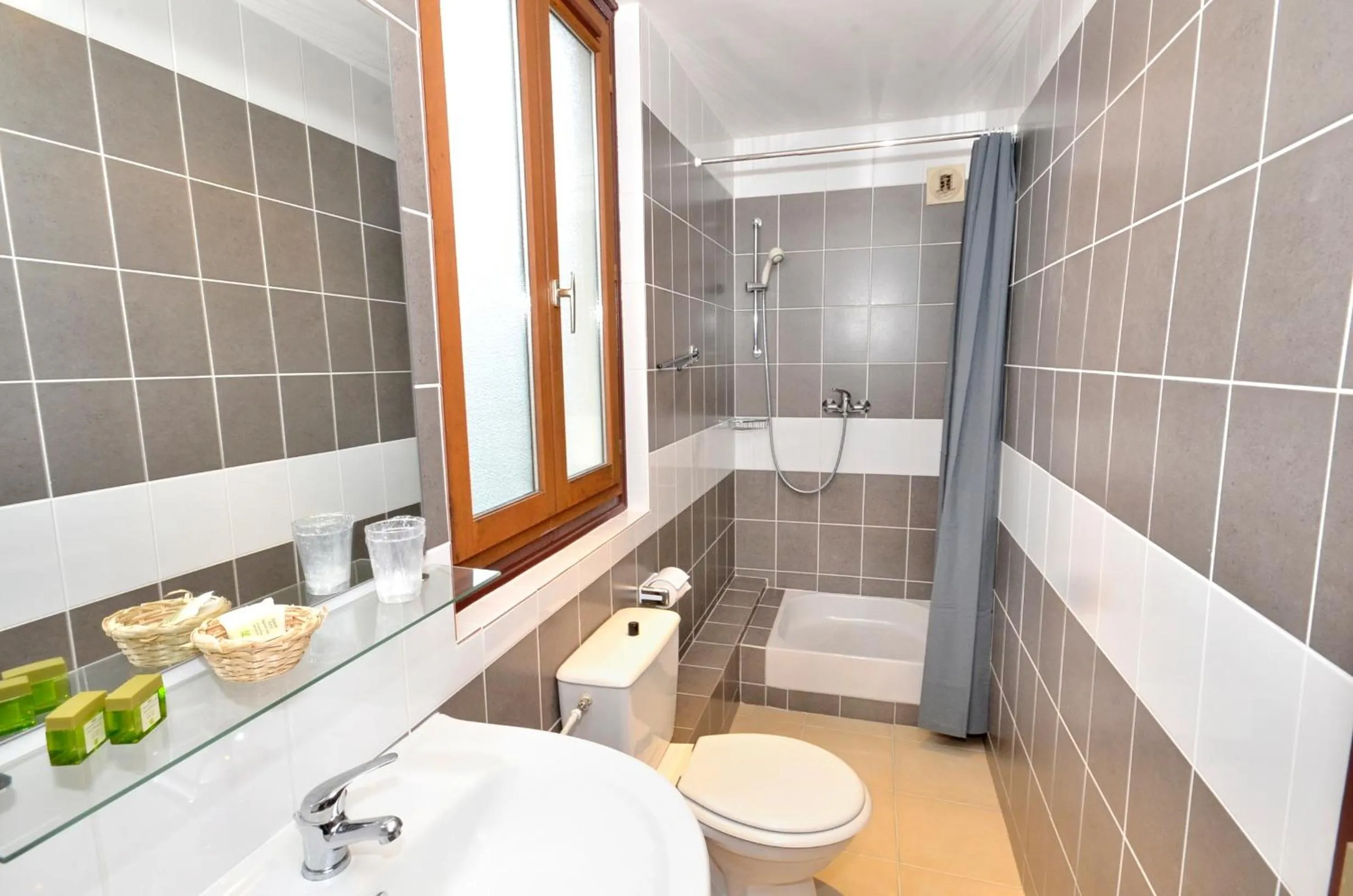 Bathroom in Hôtel de l'Ours