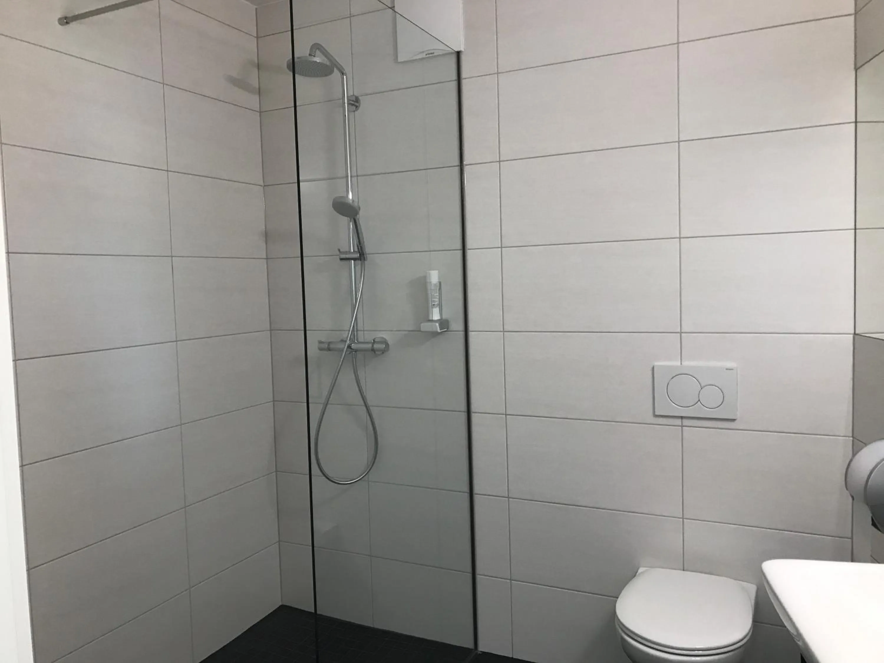 Shower in Seehaus Familie Leifer