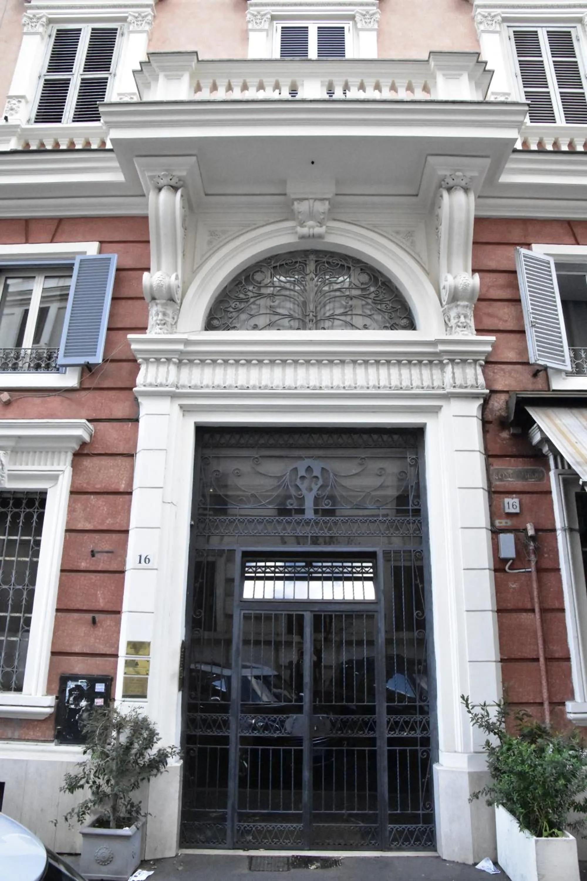 Property building in Le Suite Downtown