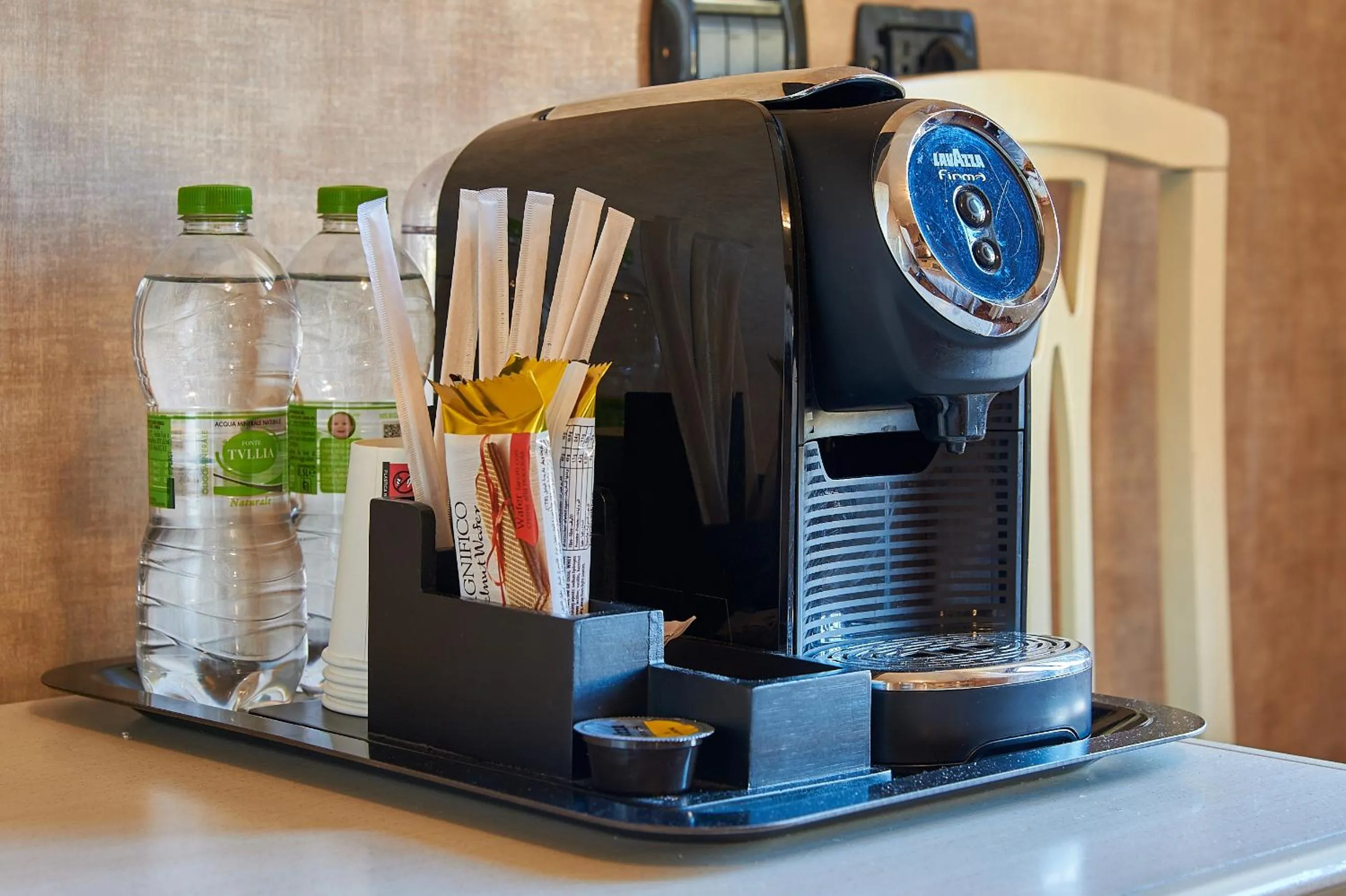 Coffee/tea facilities in Le Suite Downtown
