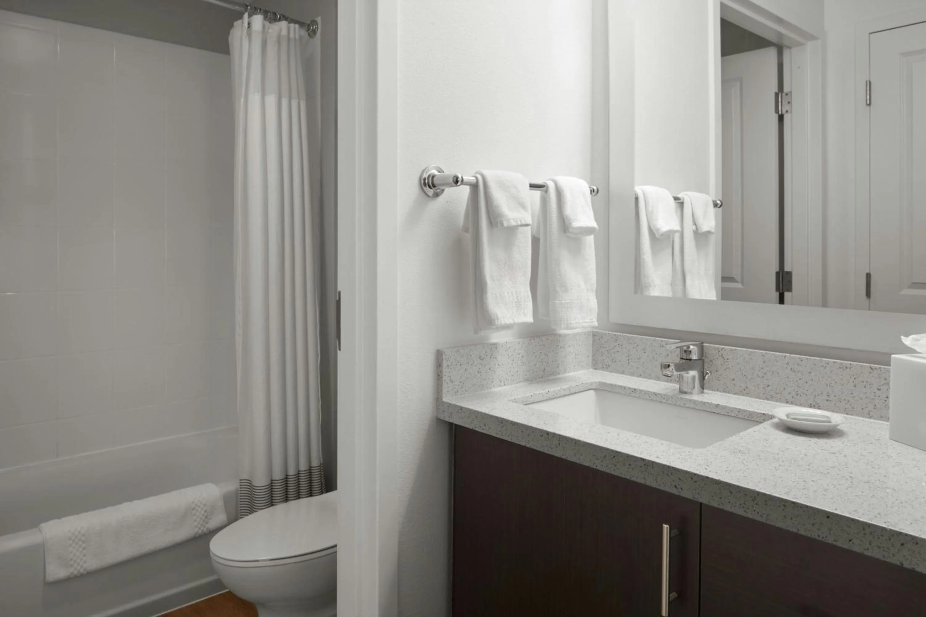 Bathroom in TownePlace Suites by Marriott Swedesboro Logan Township