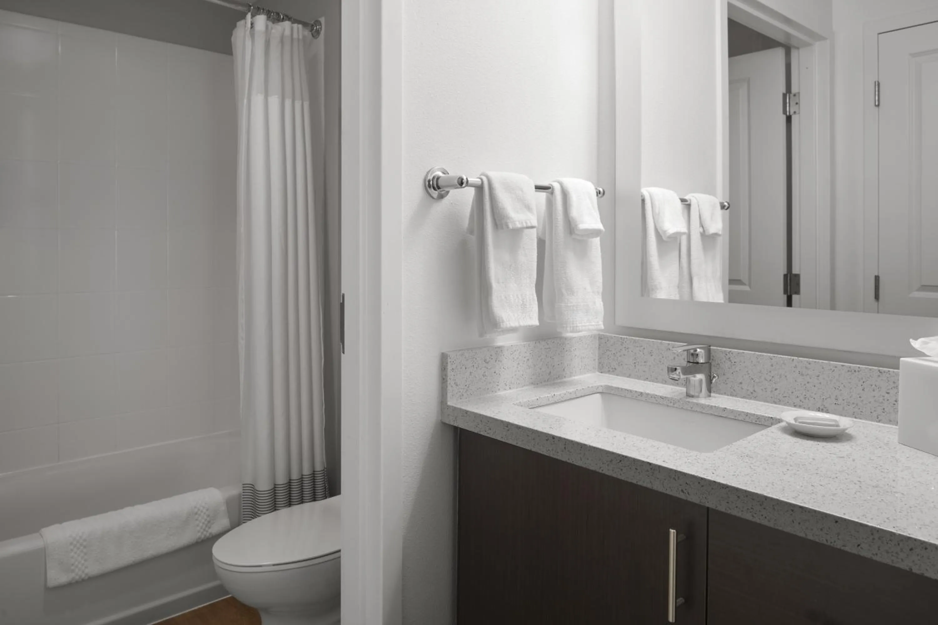Bathroom in TownePlace Suites by Marriott Swedesboro Logan Township