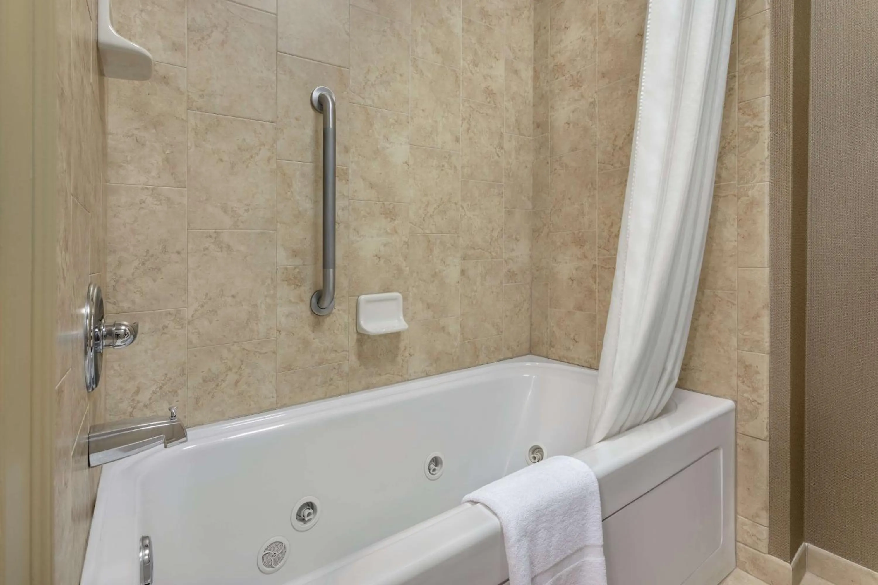 Bathroom in Homewood Suites by Hilton Fort Smith