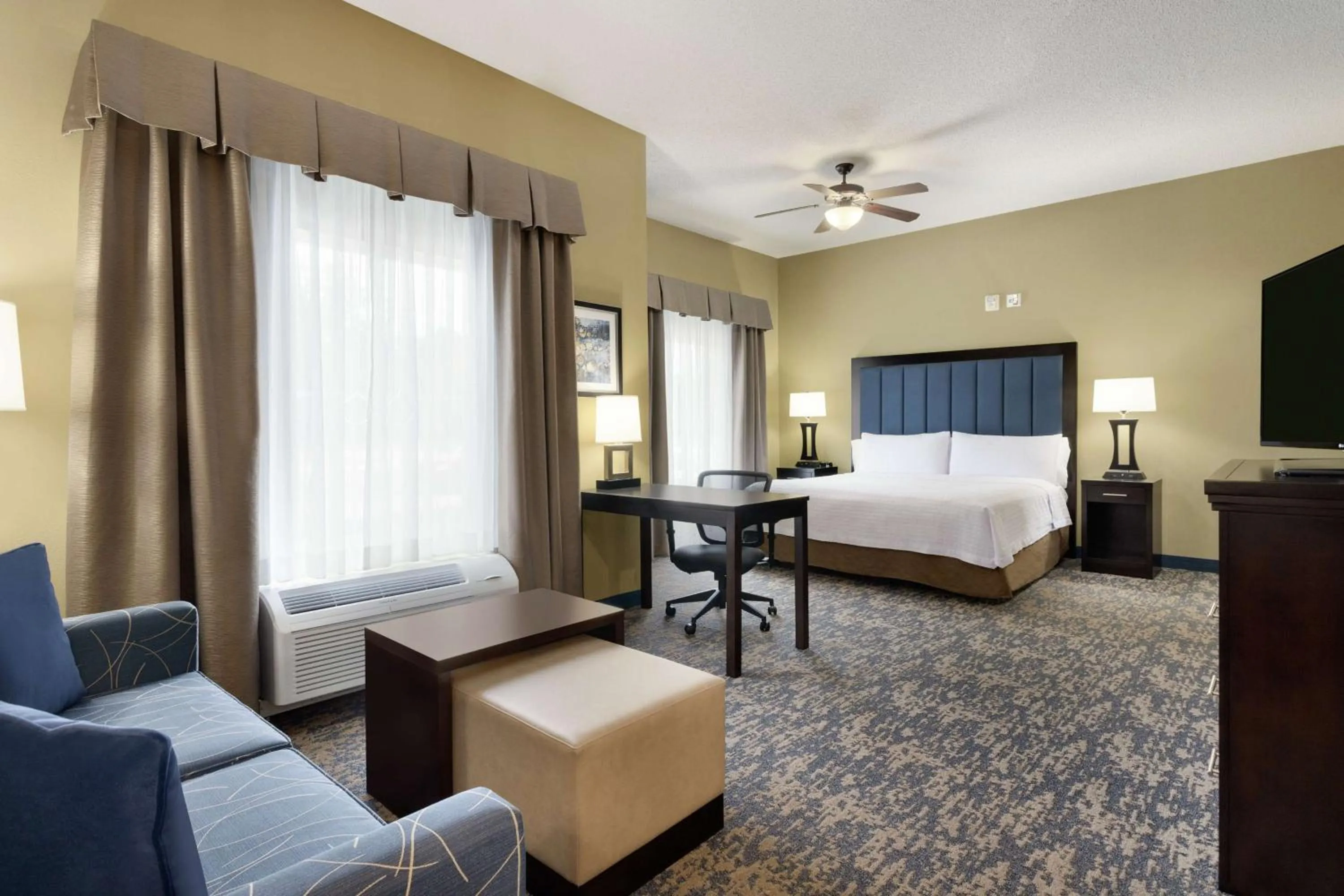 Bedroom, Bed in Homewood Suites by Hilton Fort Smith