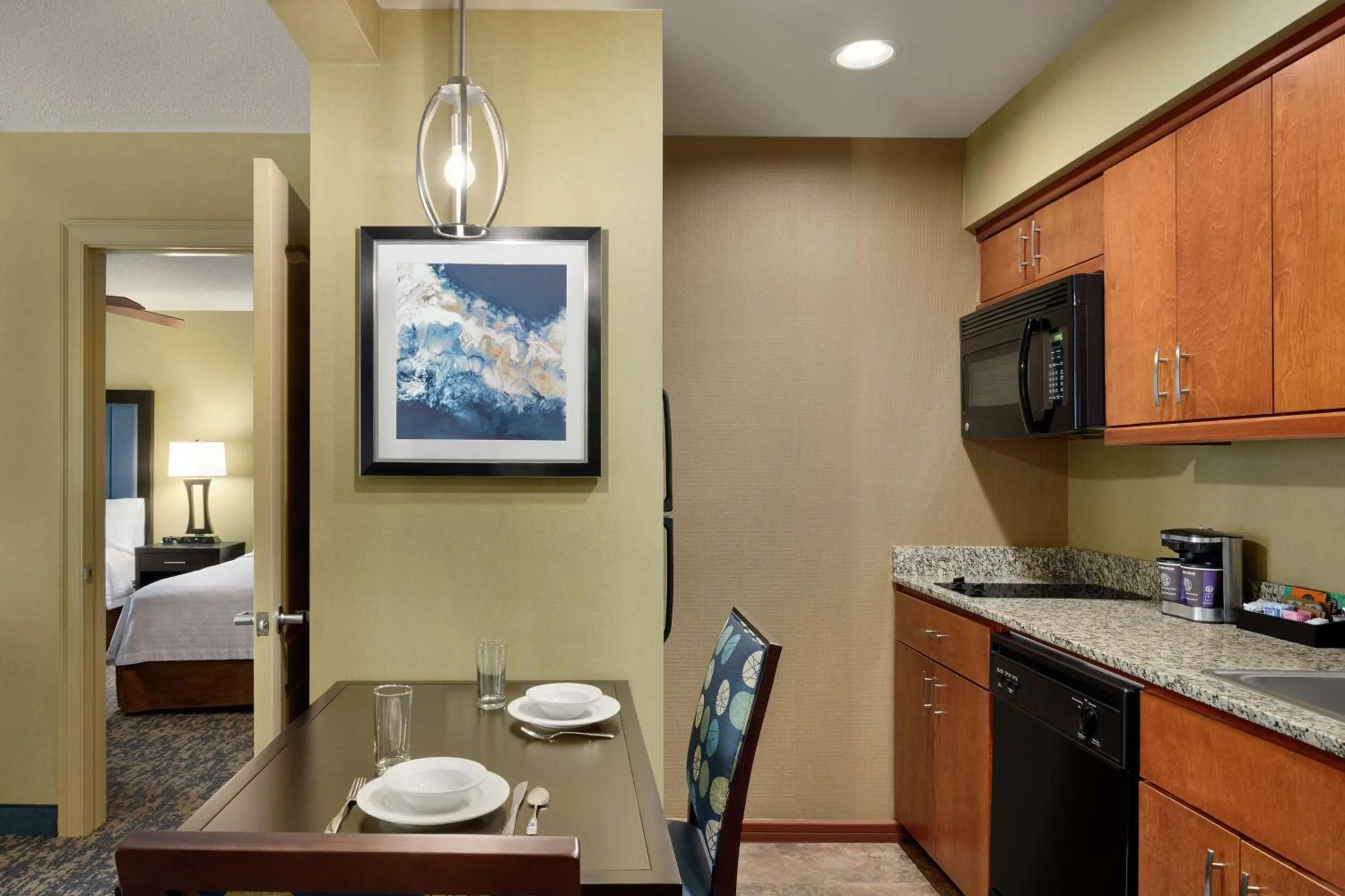 Kitchen or kitchenette, Bed in Homewood Suites by Hilton Fort Smith