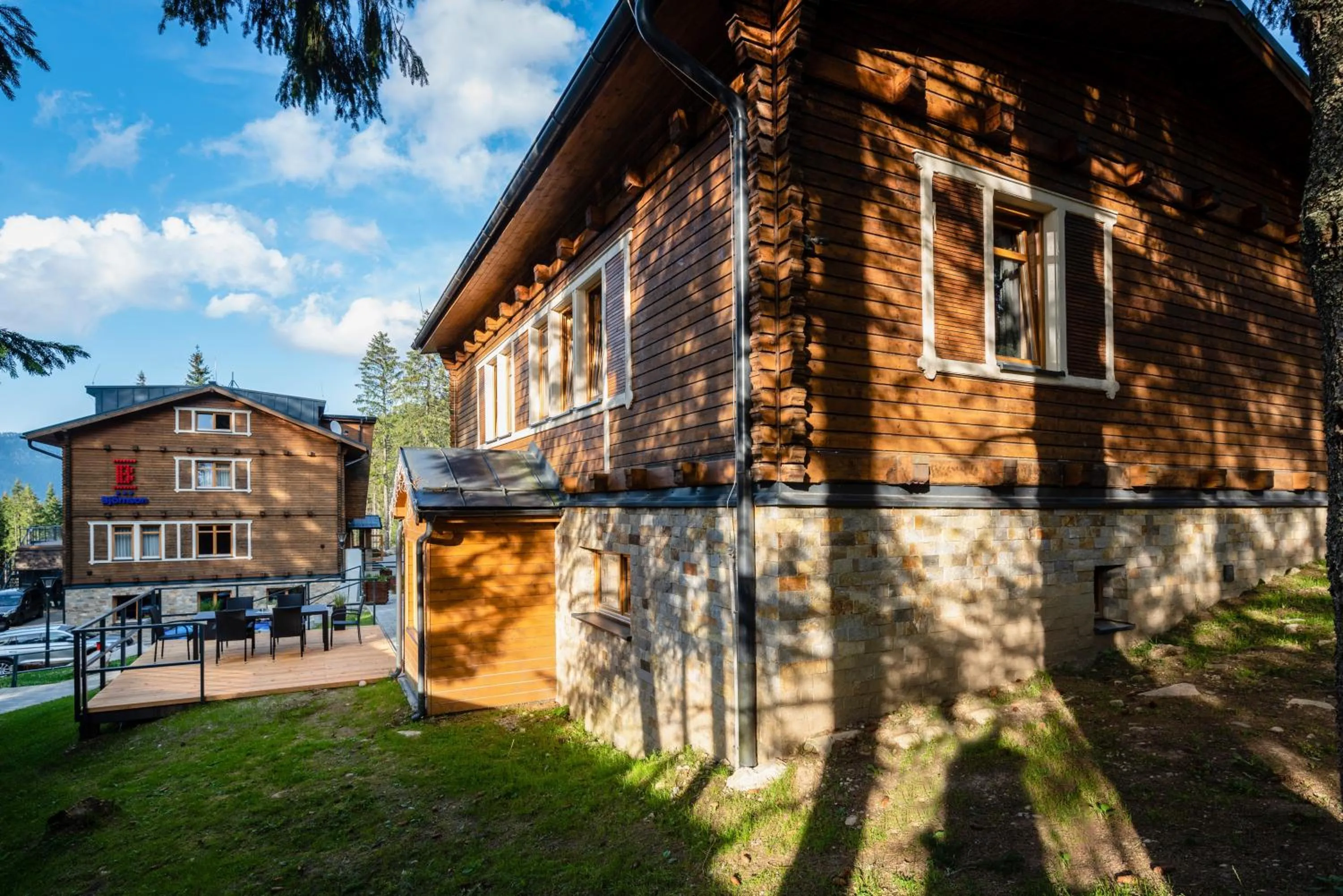 Property building in Hotel Björnson & Björnson TREE HOUSES Jasná