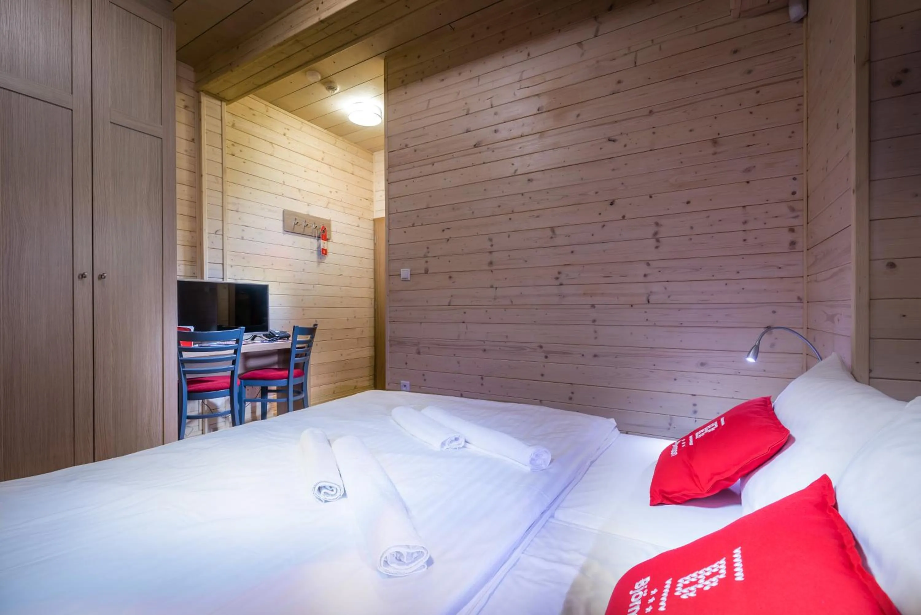 Photo of the whole room, Bed in Hotel Björnson & Björnson TREE HOUSES Jasná