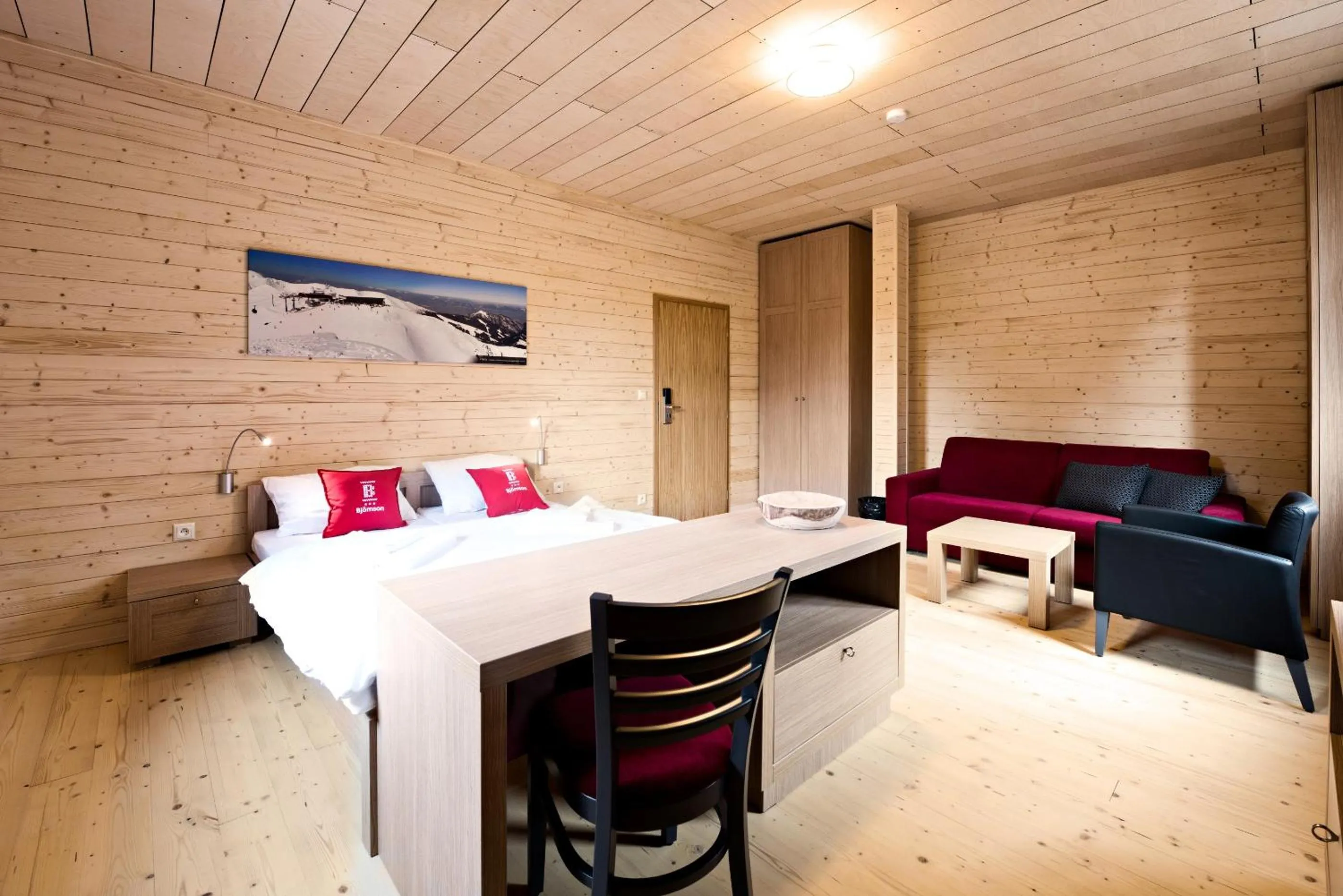 Photo of the whole room, Bed in Hotel Björnson & Björnson TREE HOUSES Jasná