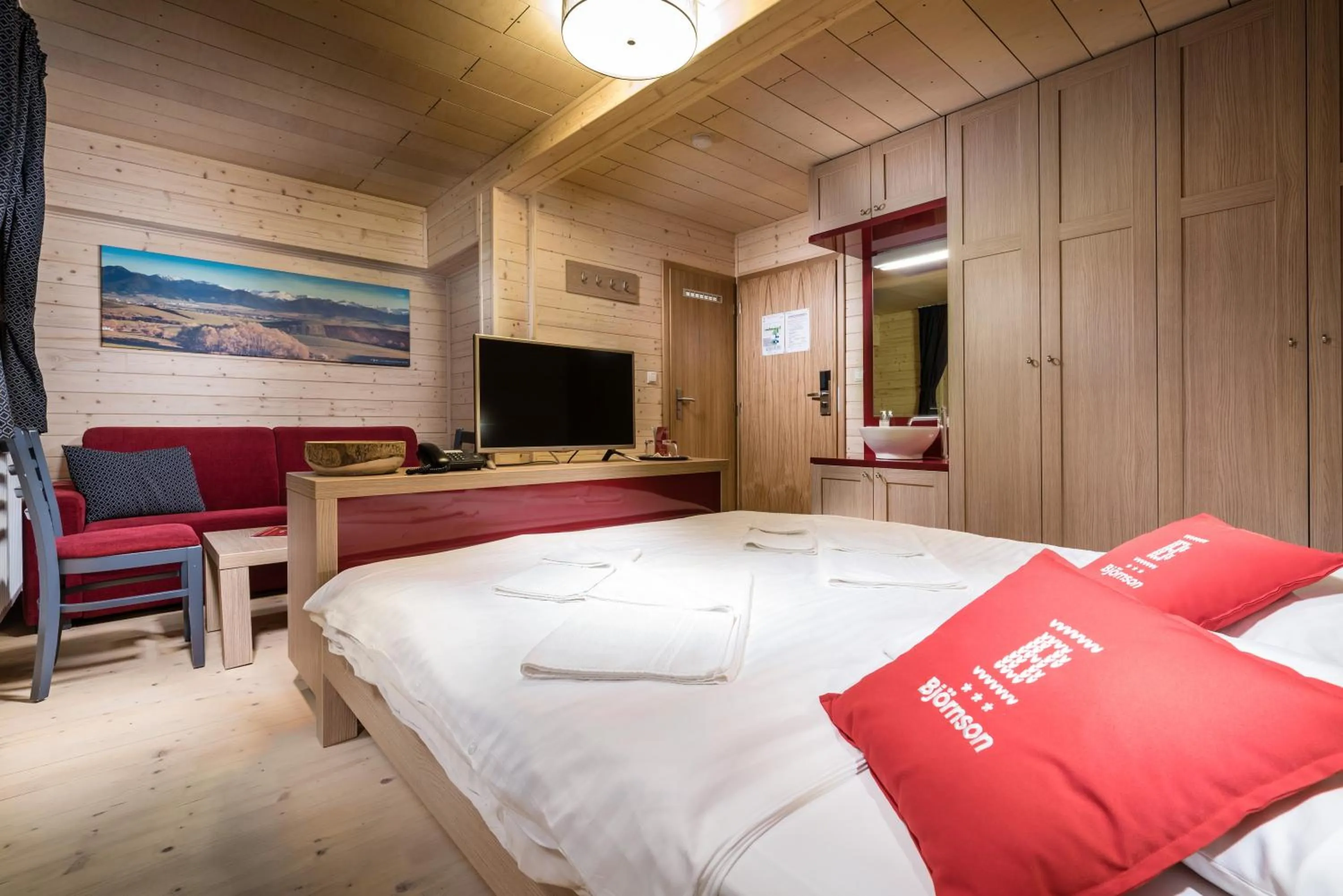 Photo of the whole room, Bed in Hotel Björnson & Björnson TREE HOUSES Jasná