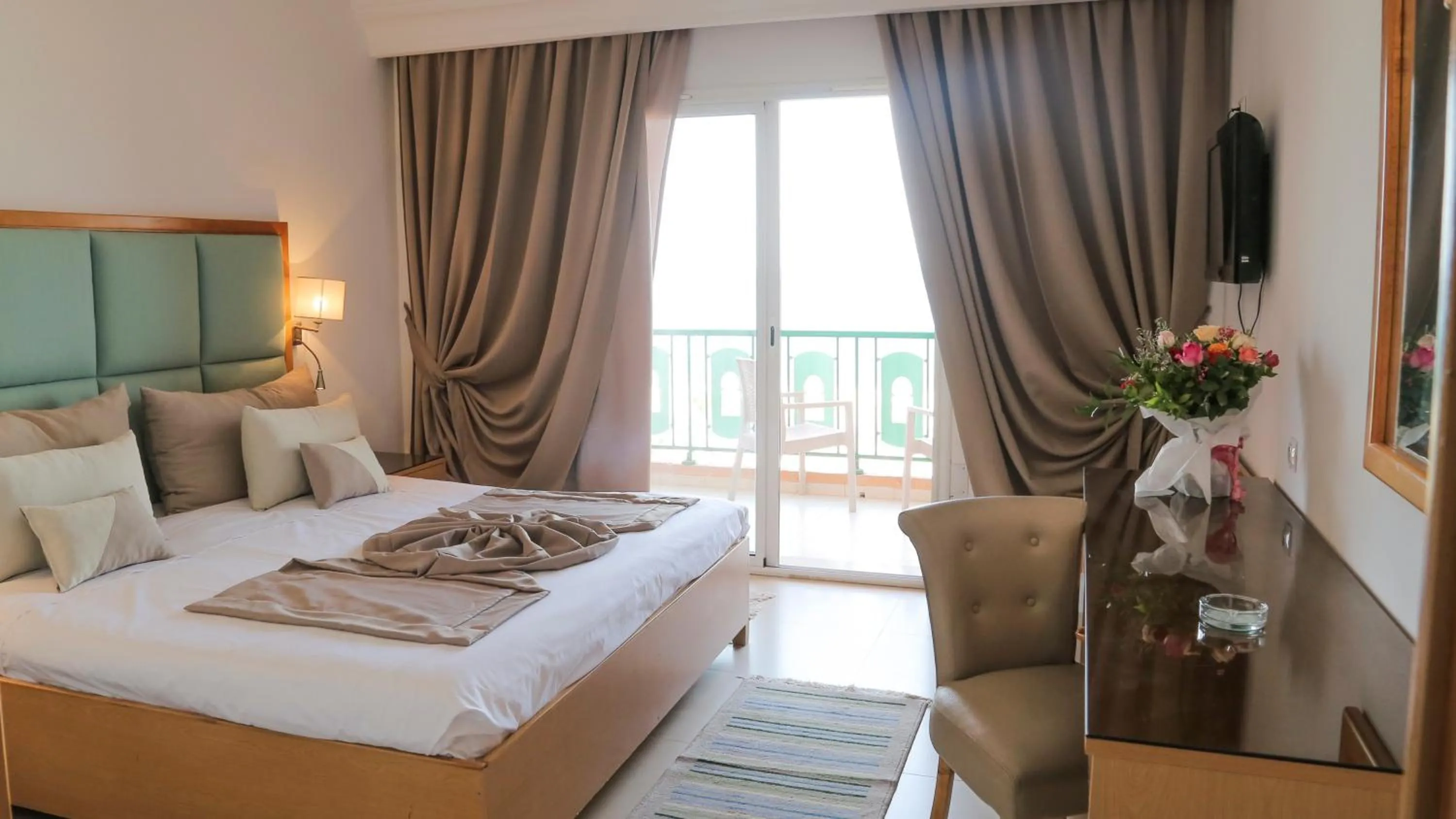 Bedroom, Bed in Hotel Marabout - Families and Couples Only