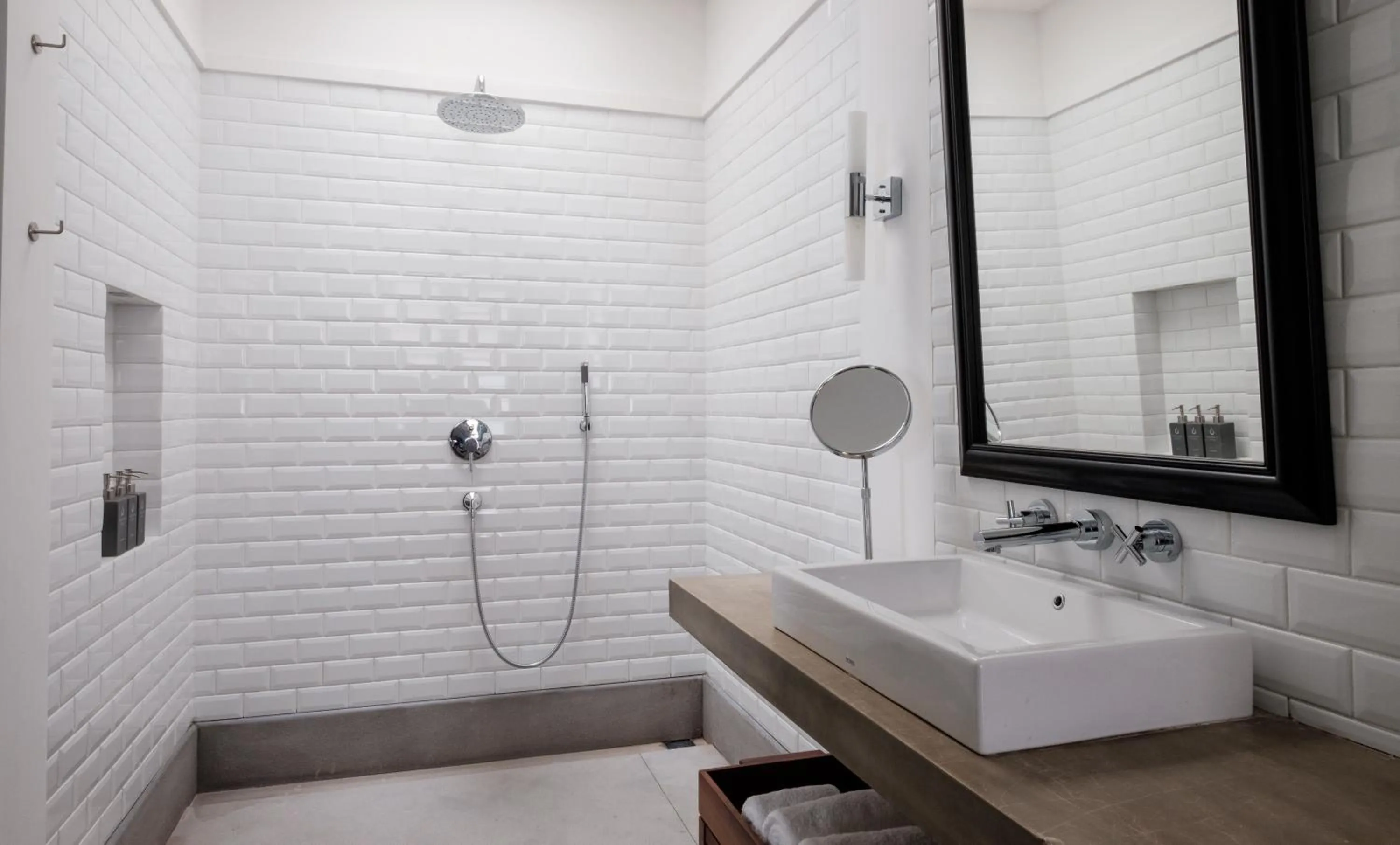 Bathroom in Fort Bazaar