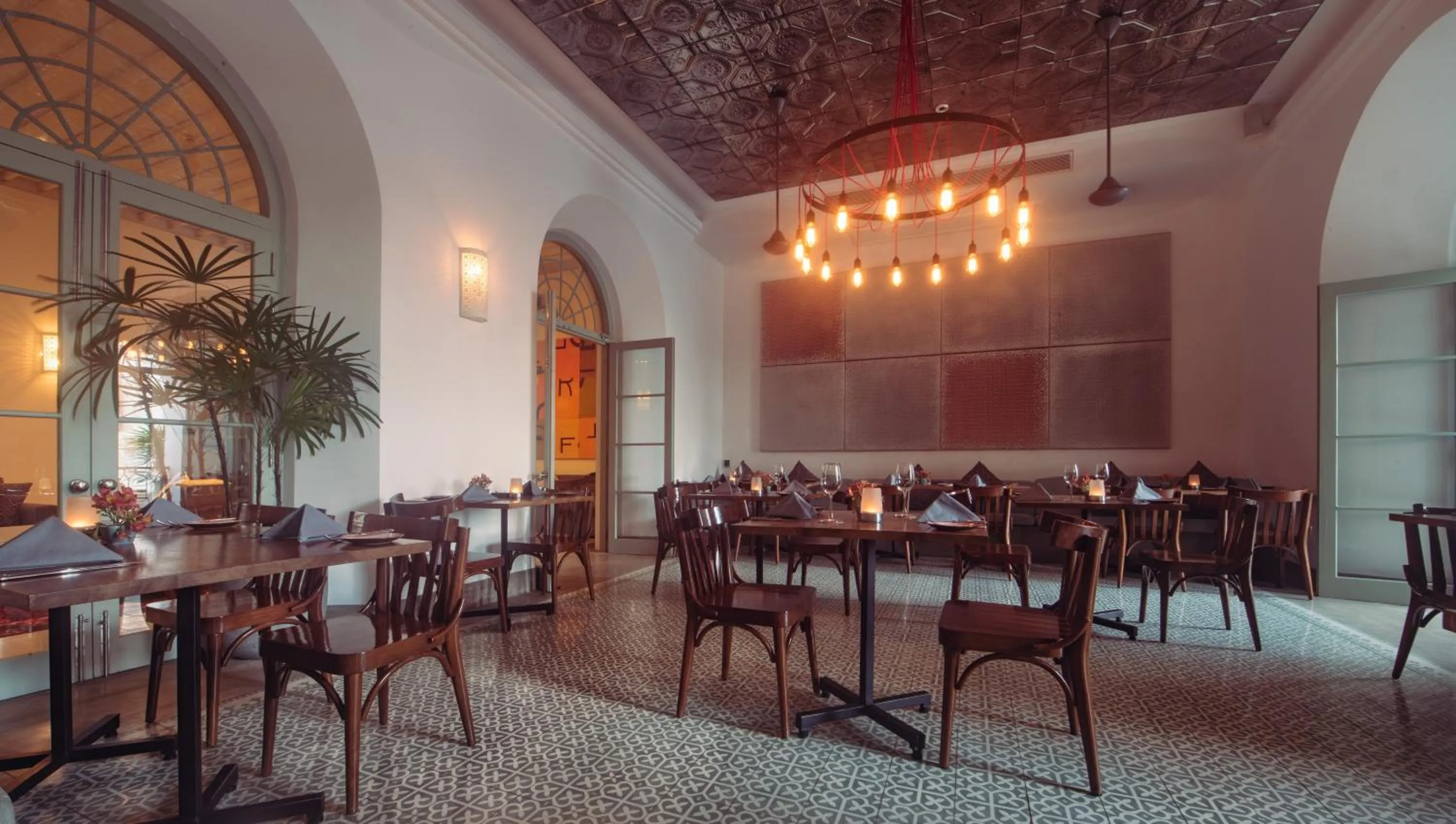 Restaurant/places to eat in Fort Bazaar