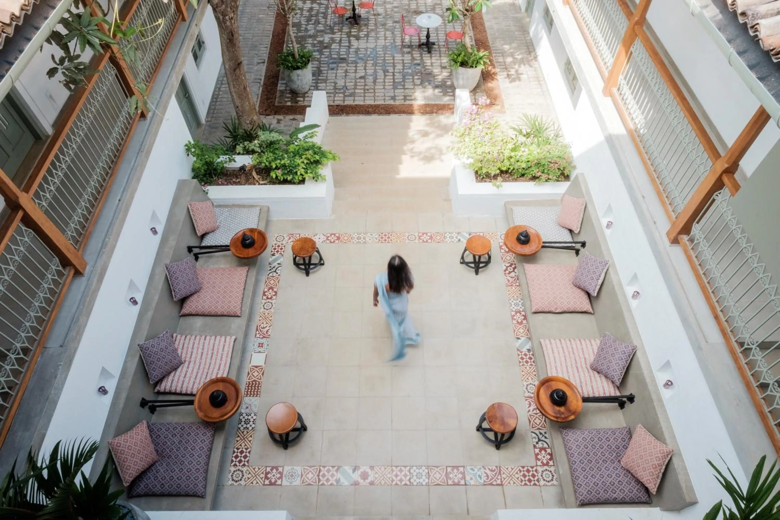 Inner courtyard view in Fort Bazaar