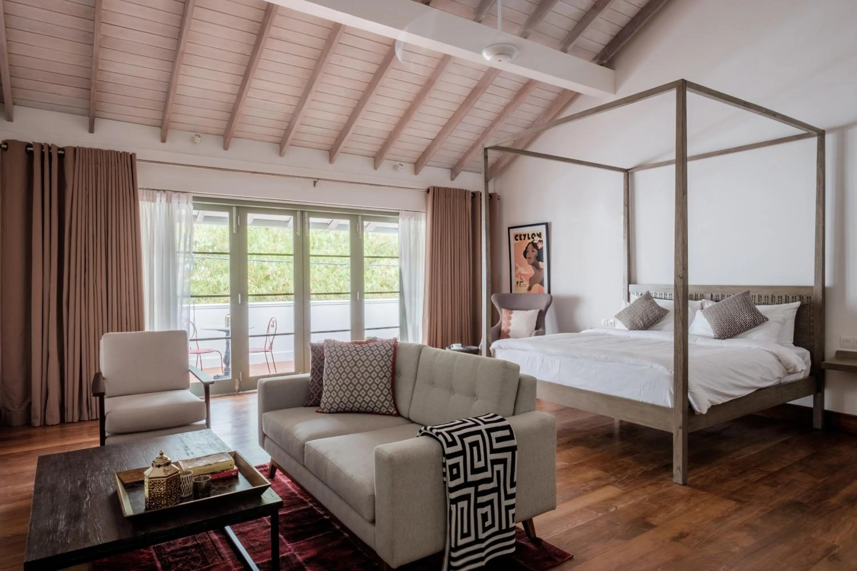 Photo of the whole room, Bed in Fort Bazaar