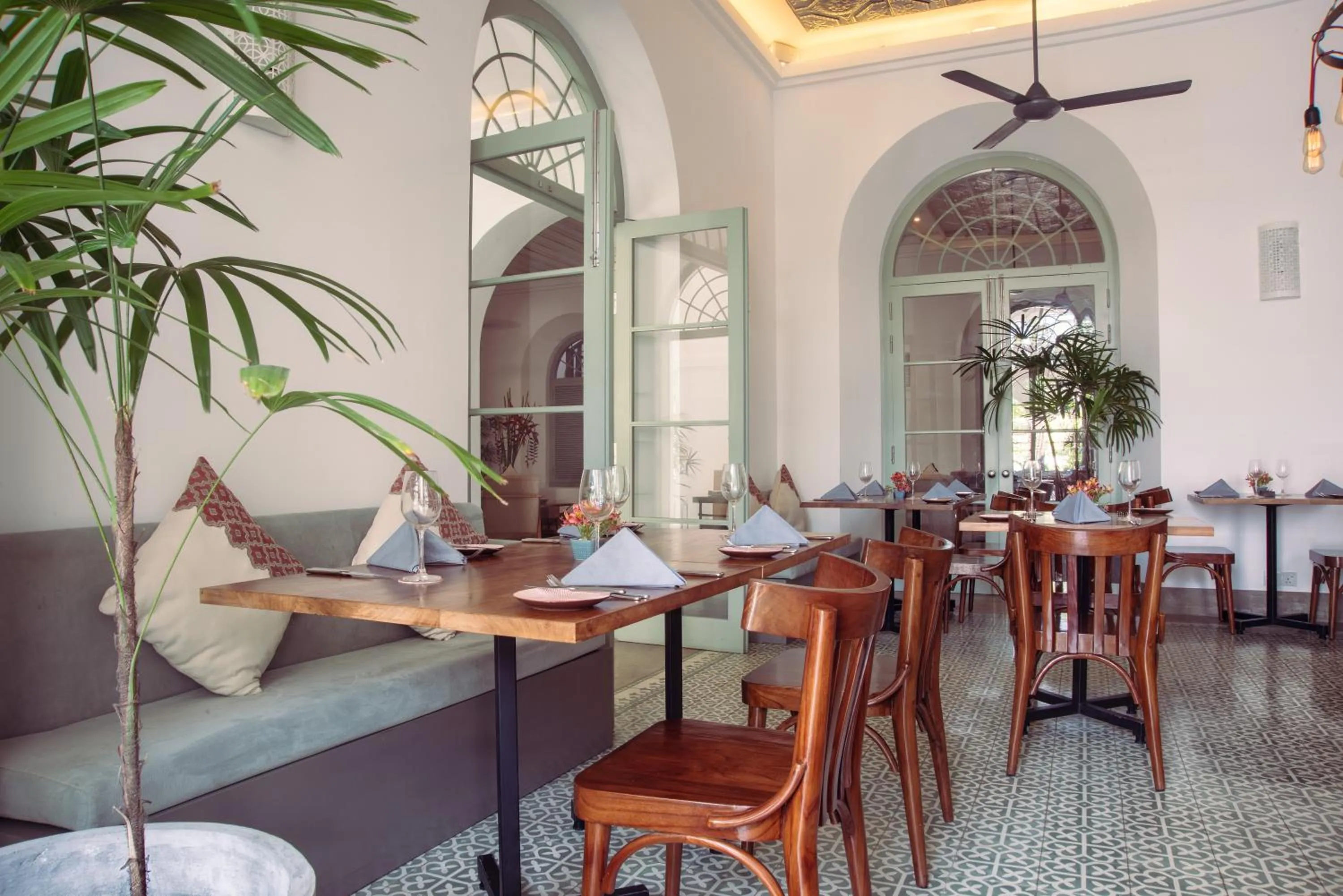 Restaurant/places to eat in Fort Bazaar