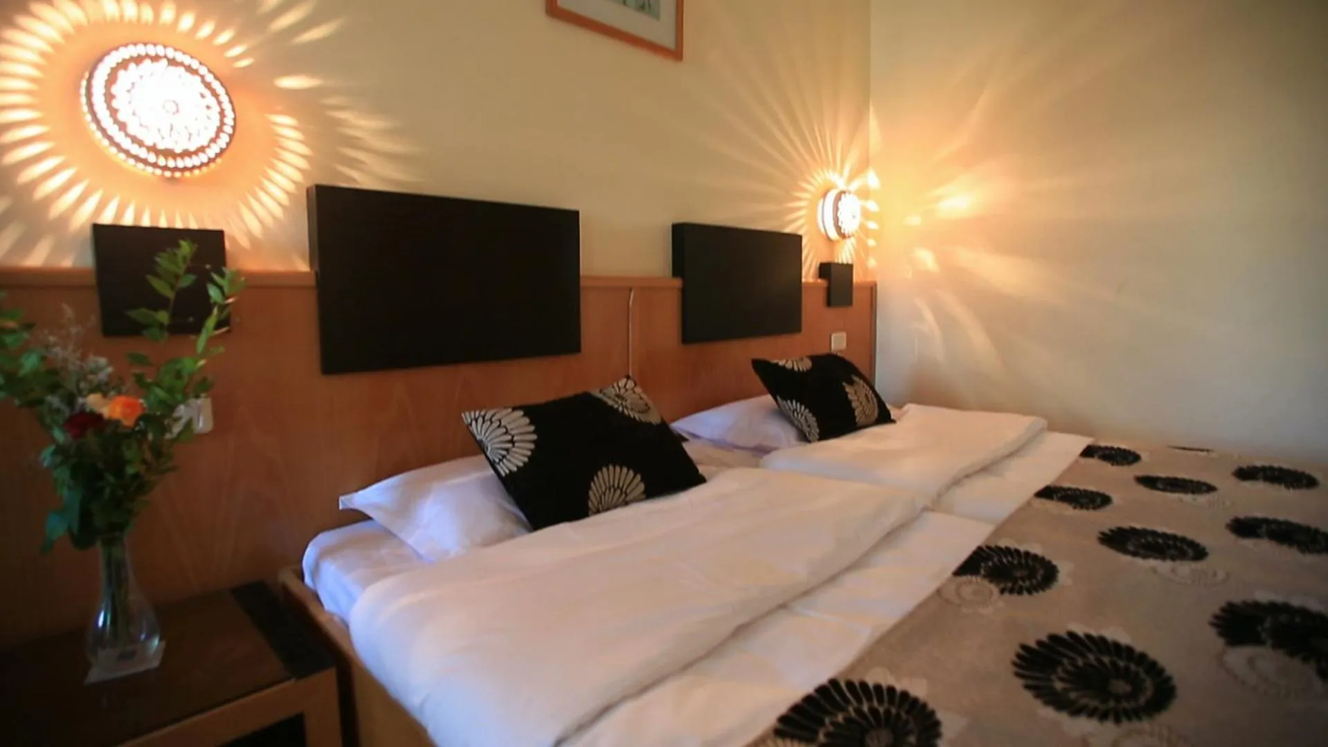 Breakfast, Bed in Hotel Les Palmiers