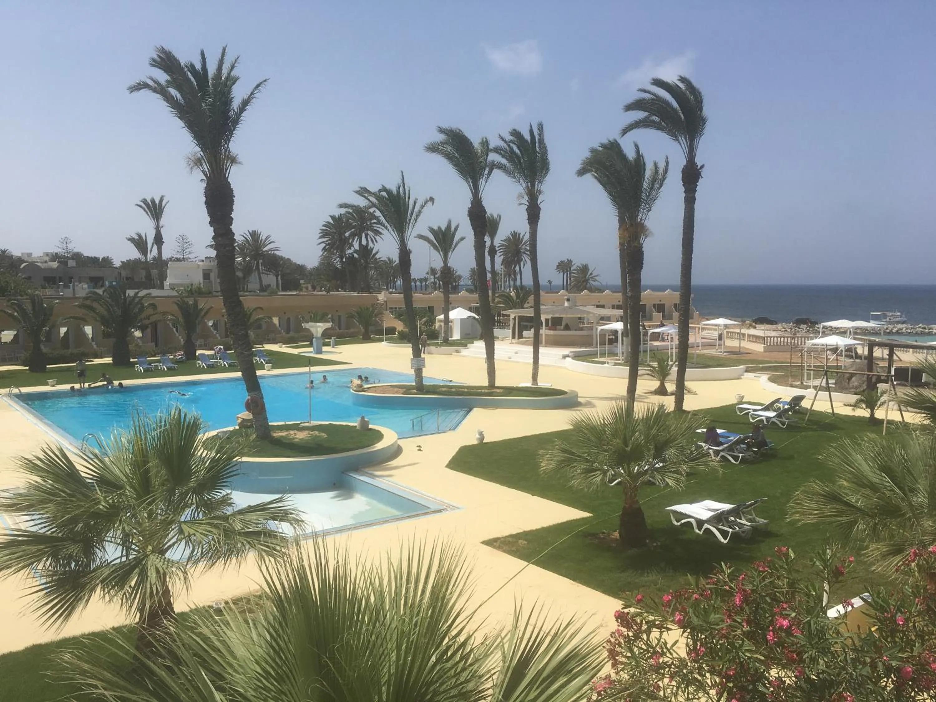 Swimming pool in Hotel Les Palmiers