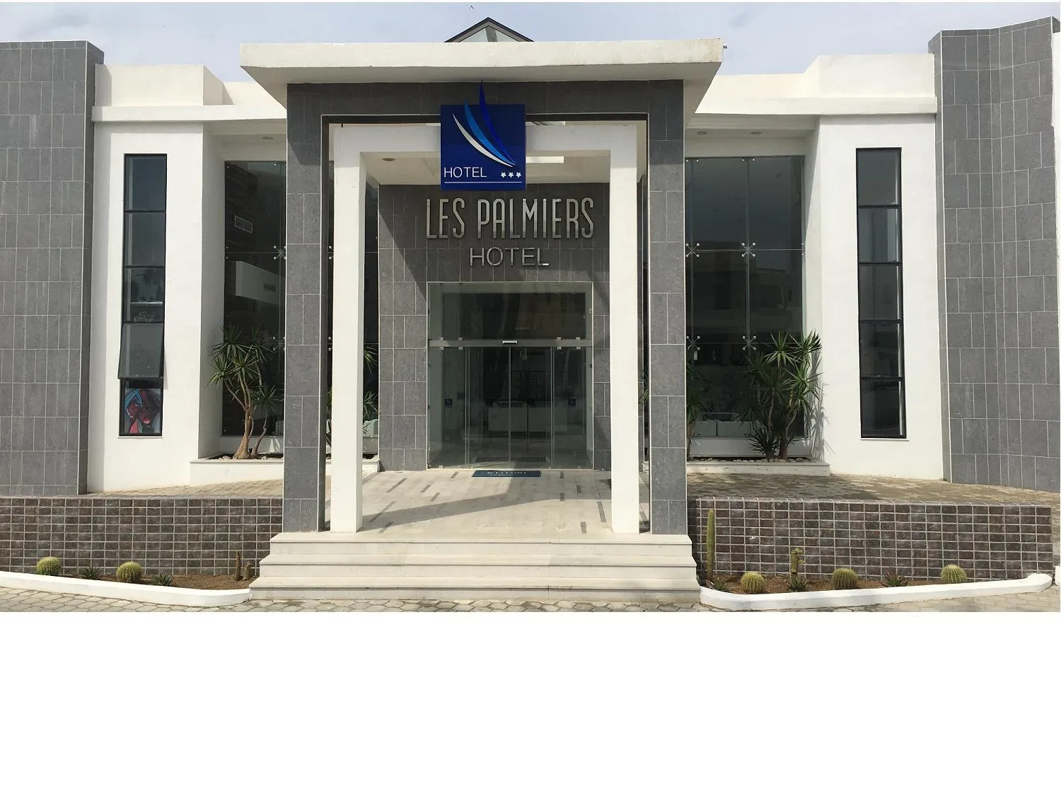 Street view in Hotel Les Palmiers