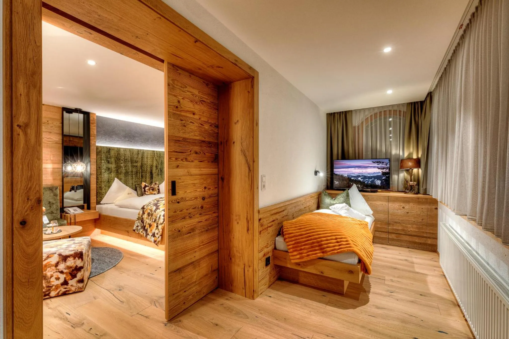 Photo of the whole room, Bed in Hotel Sonne Ischgl