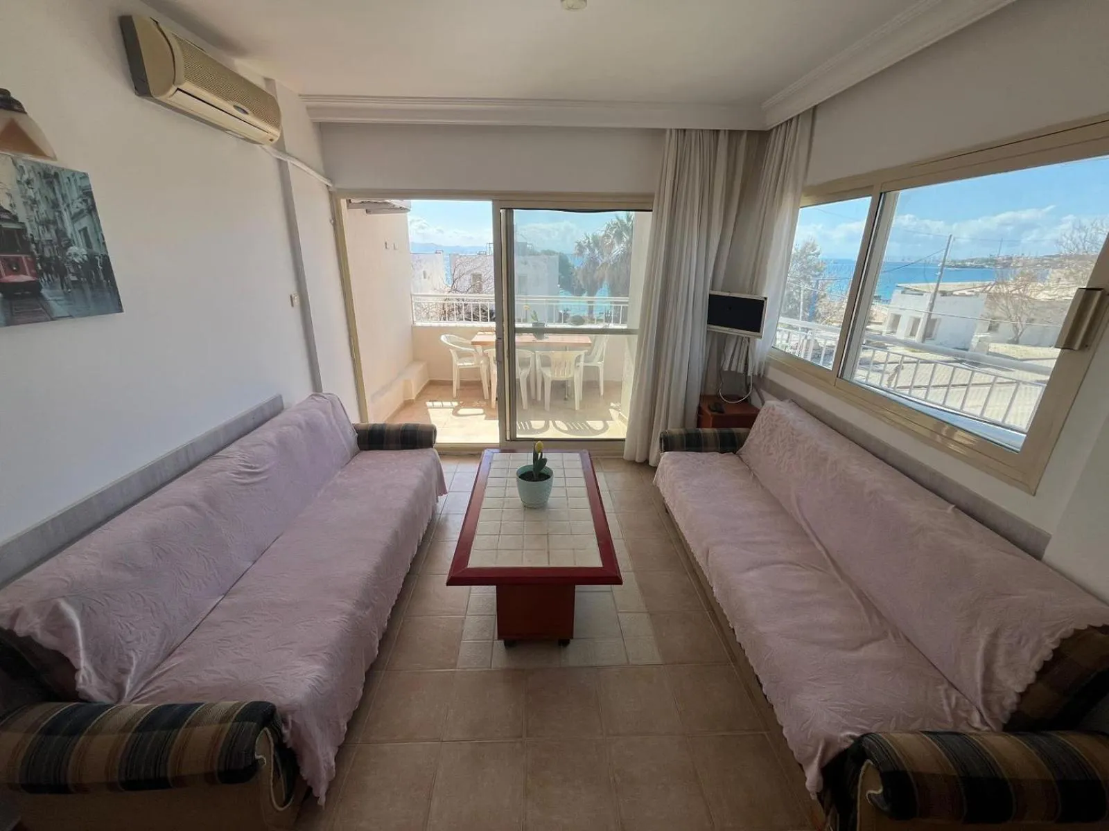 TV and multimedia in HOLIDAY APART 50 meters to BEACH, Sea view apartments
