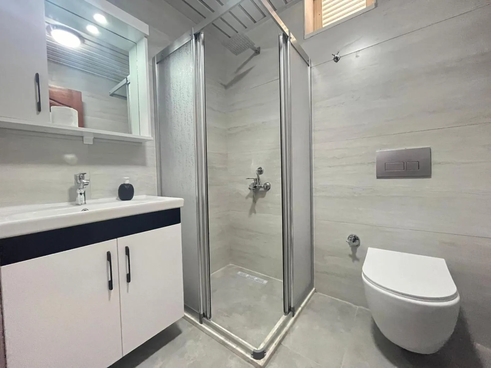 Shower in HOLIDAY APART 50 meters to BEACH, Sea view apartments