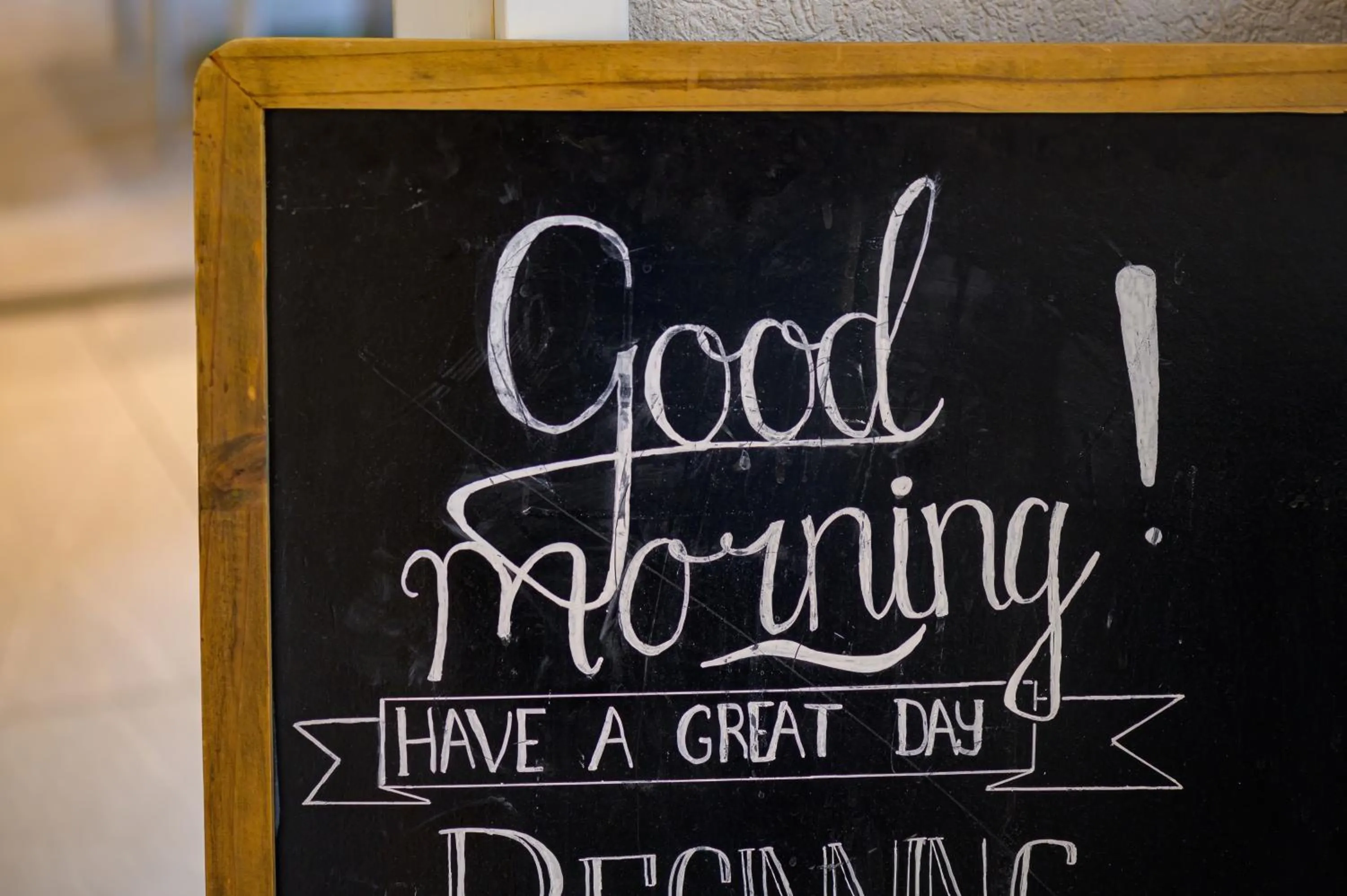 Restaurant/places to eat in SleepinRoomz Boutique Hotel