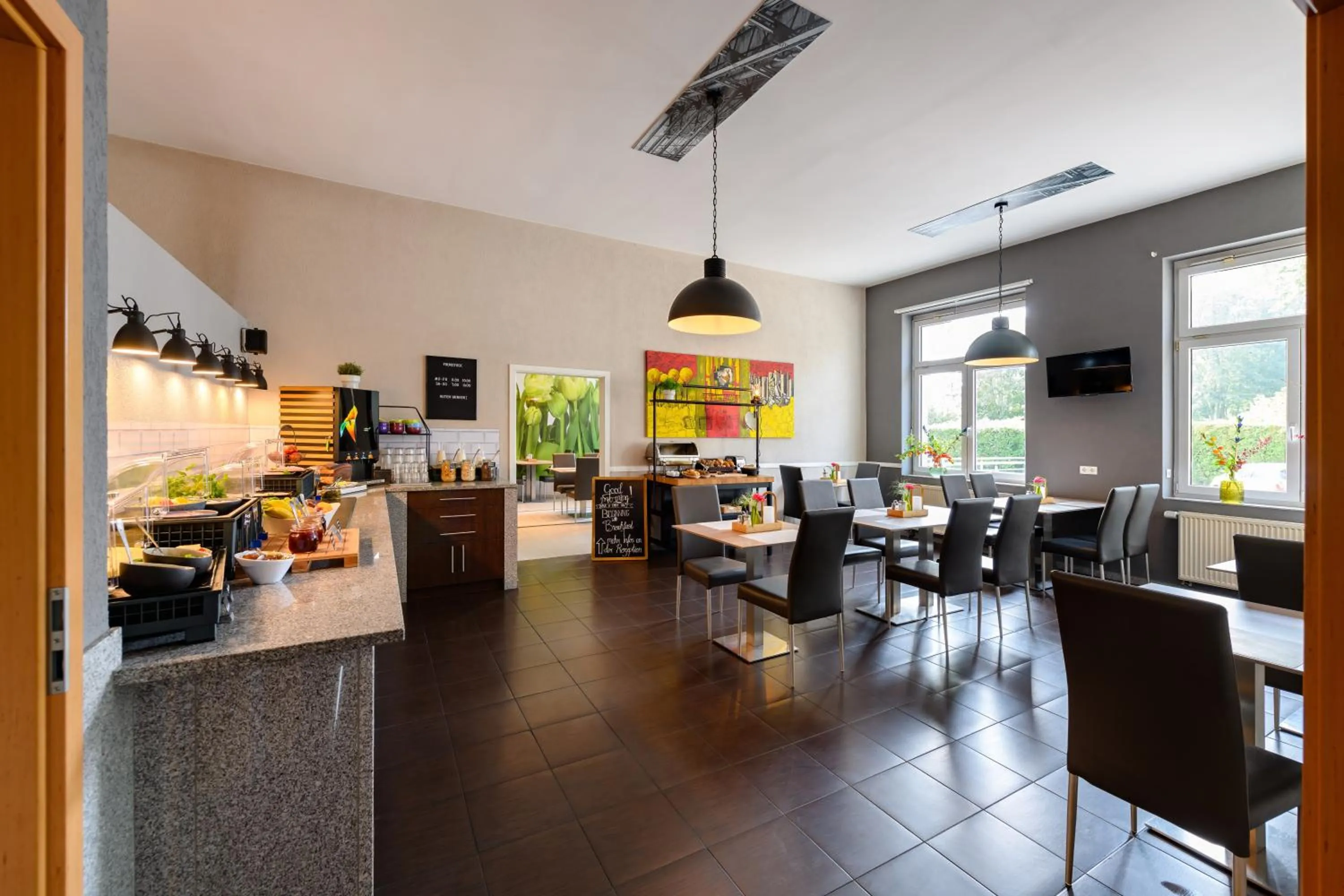 Food and drinks in SleepinRoomz Boutique Hotel