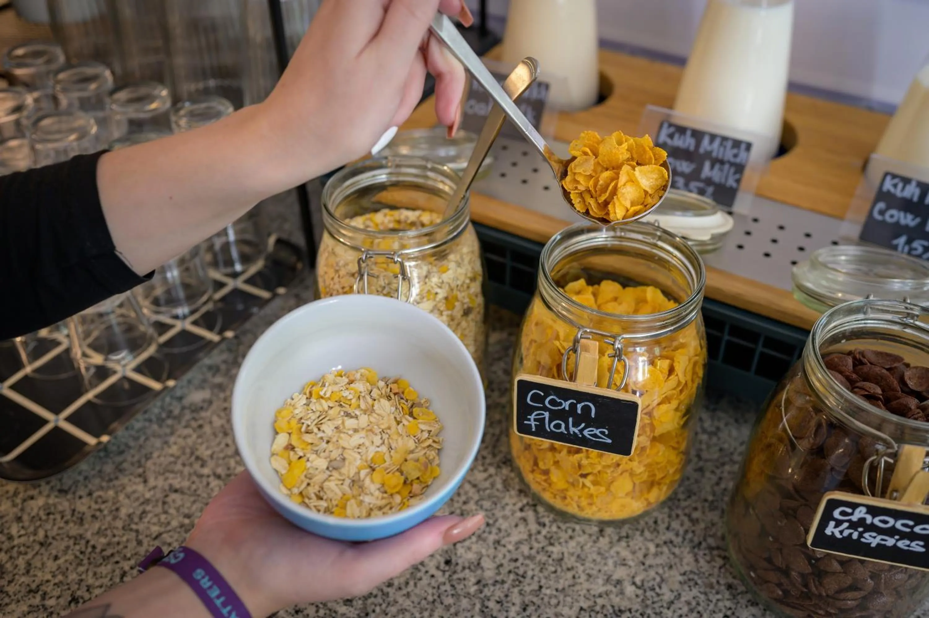 Food and drinks in SleepinRoomz Boutique Hotel