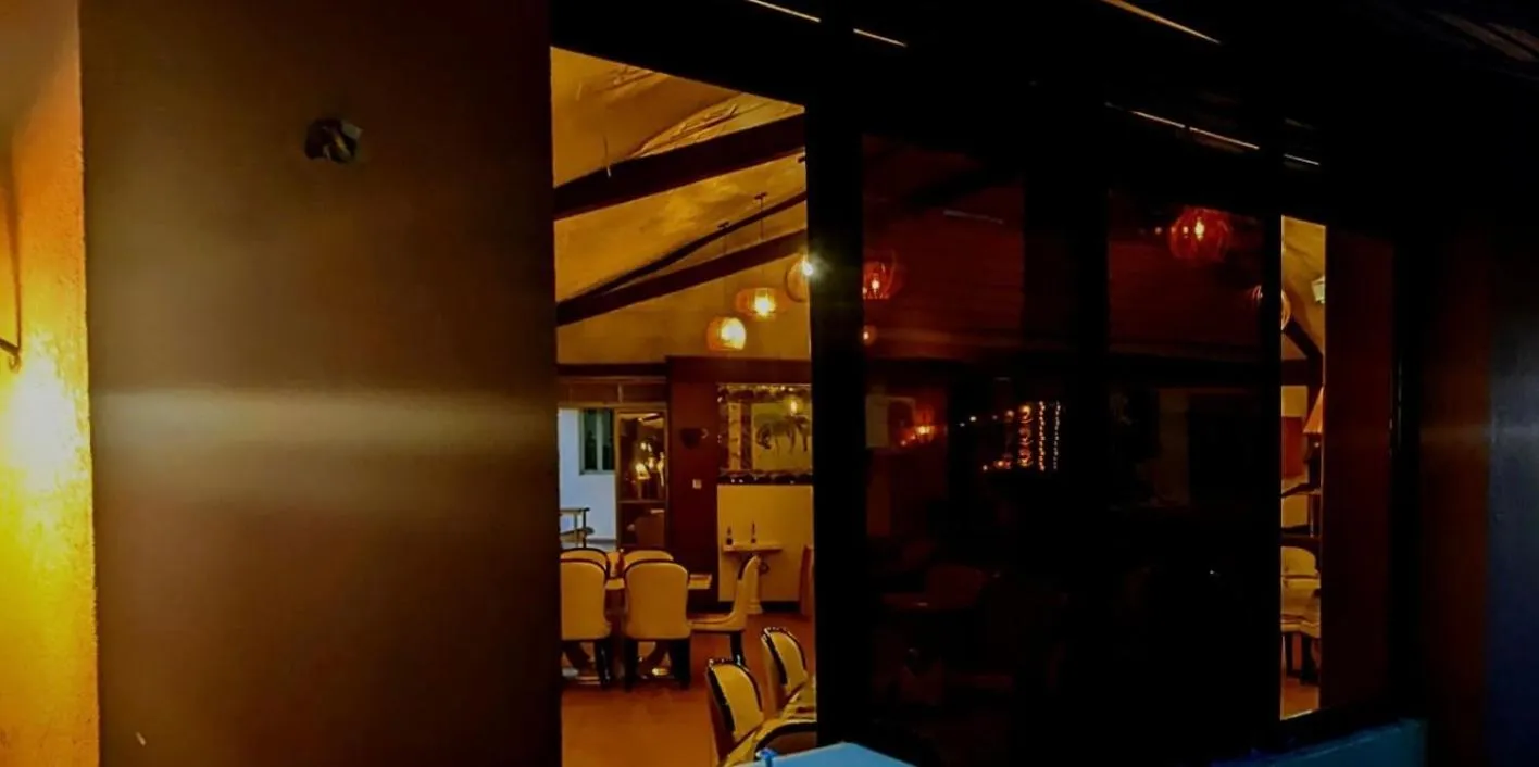 Restaurant/places to eat in Peniel Beach Hotel