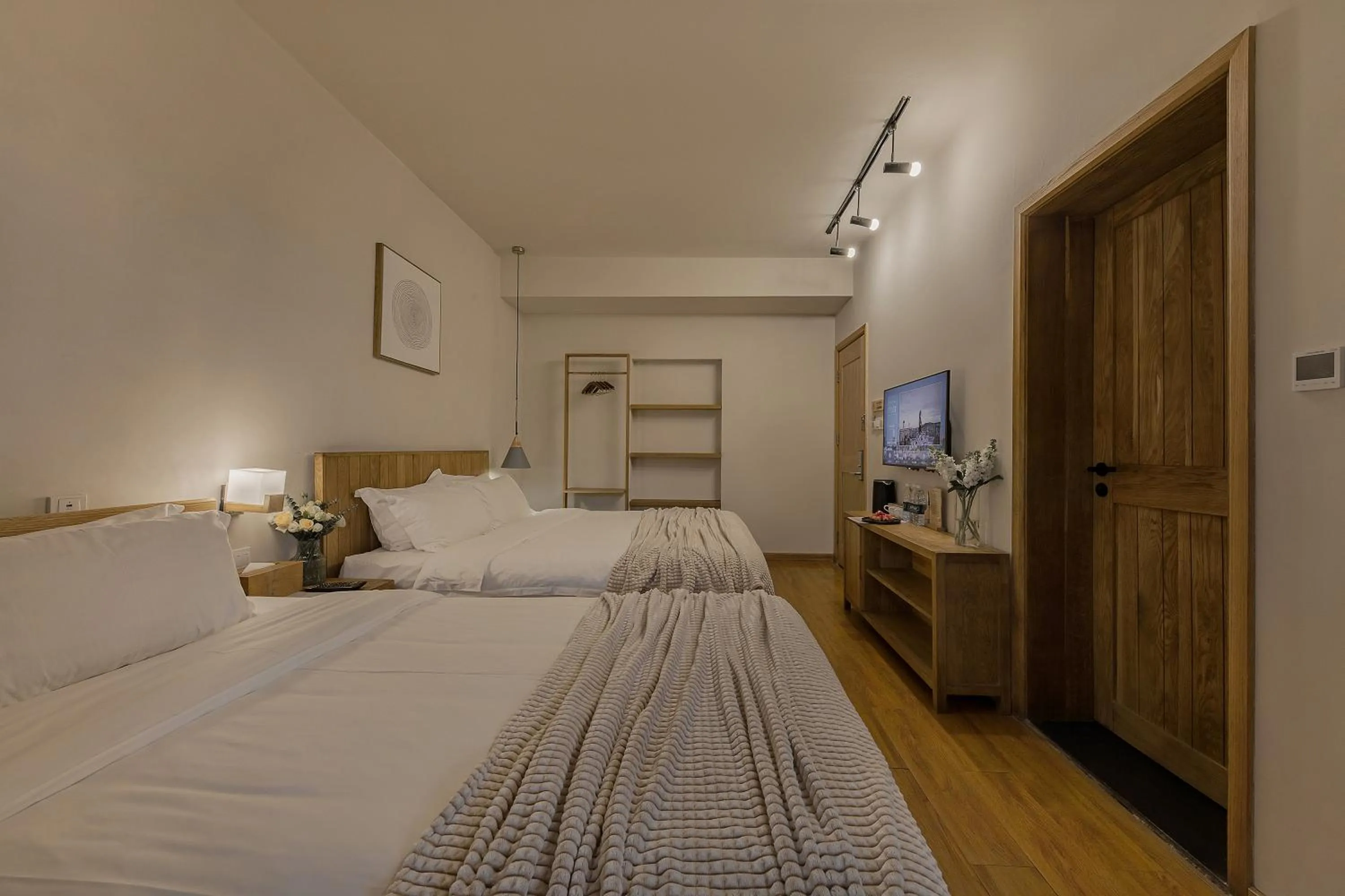 Bedroom, Bed in T innn - West Lake - Yueshang Yunshe Homestay - Hangzhou Taiziwan Park Branch