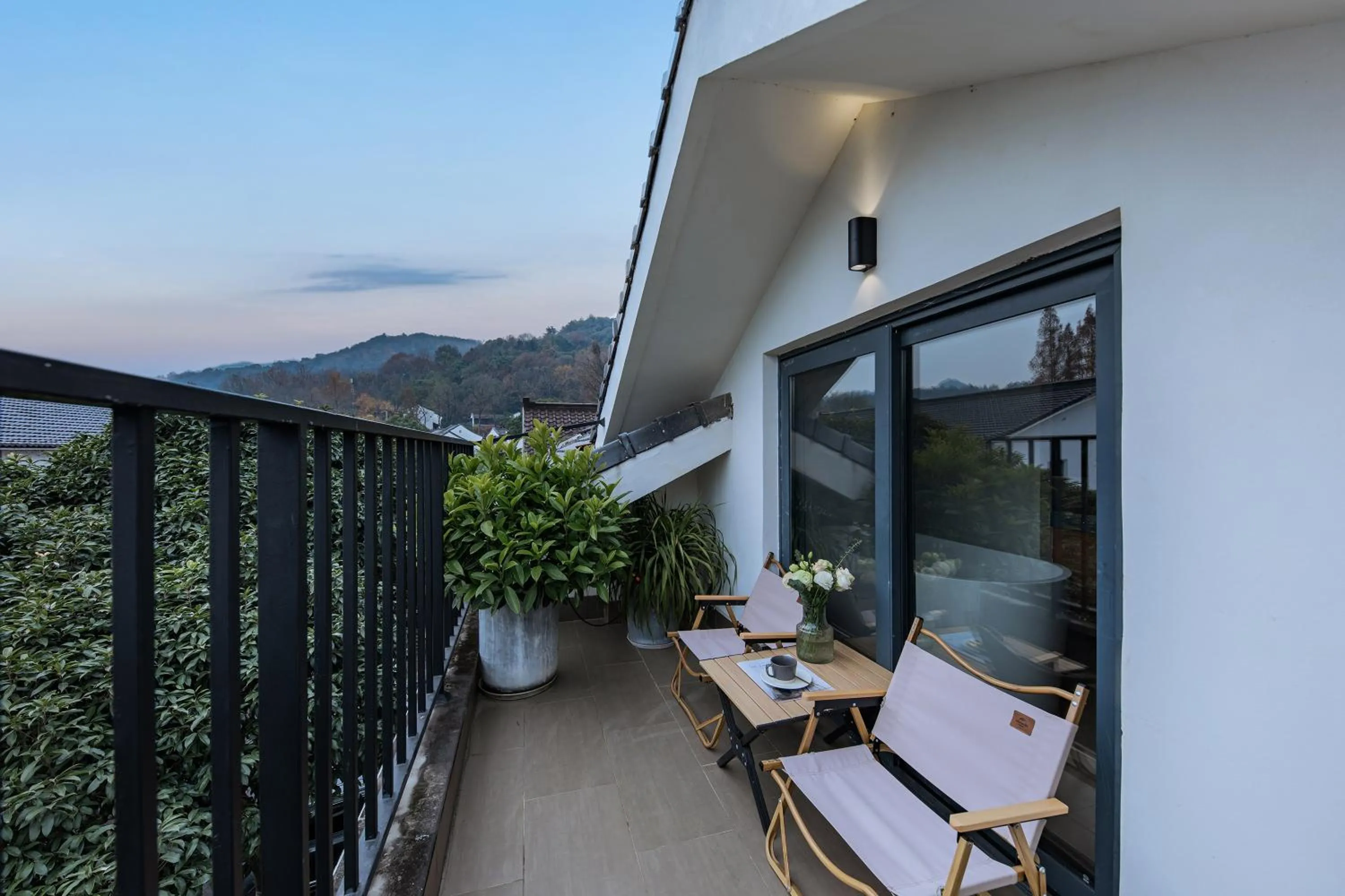 Balcony/Terrace in T innn - West Lake - Yueshang Yunshe Homestay - Hangzhou Taiziwan Park Branch