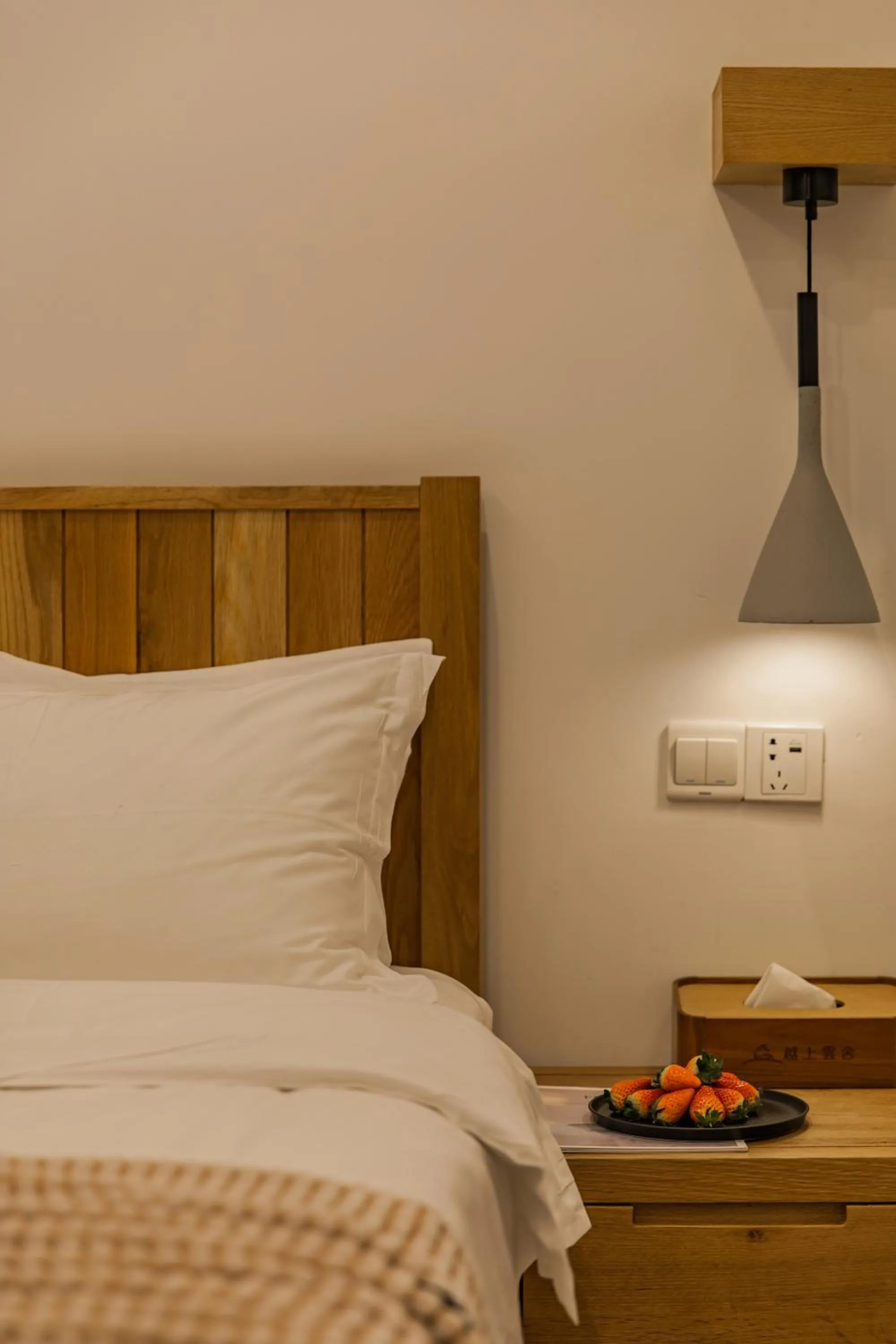 Bedroom, Bed in T innn - West Lake - Yueshang Yunshe Homestay - Hangzhou Taiziwan Park Branch