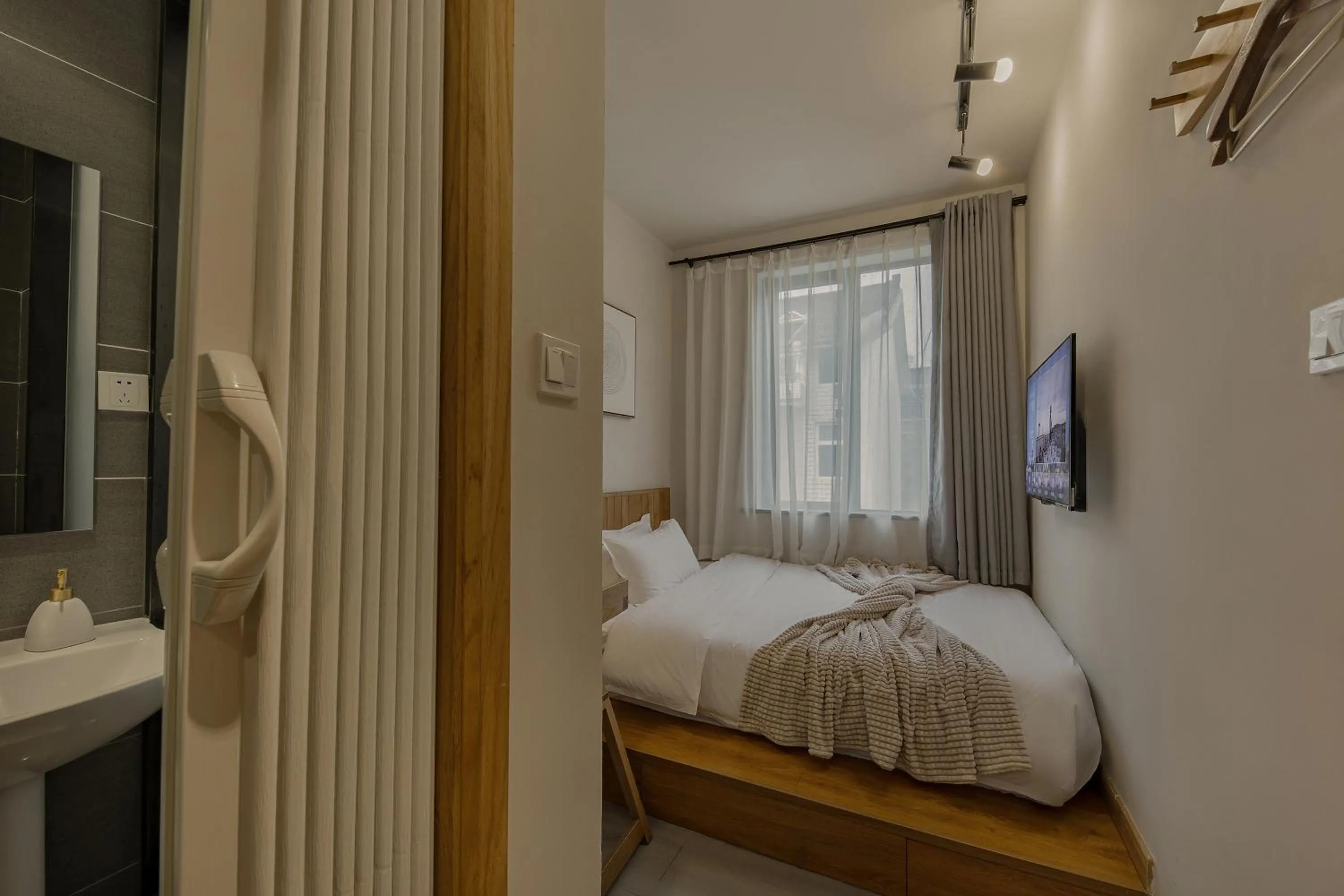 Bedroom, Bed in T innn - West Lake - Yueshang Yunshe Homestay - Hangzhou Taiziwan Park Branch