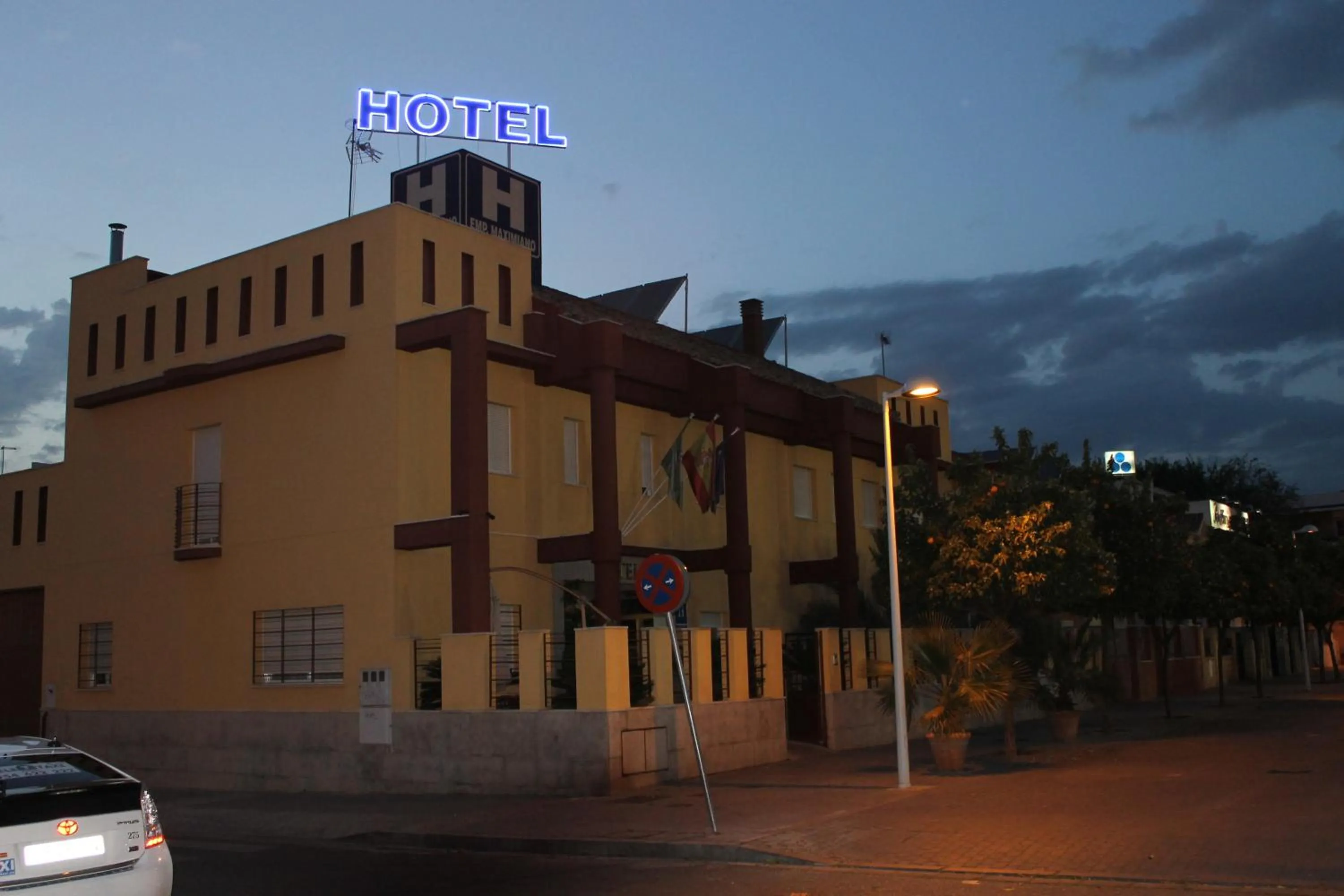 Property building in Maximiano Herculeo