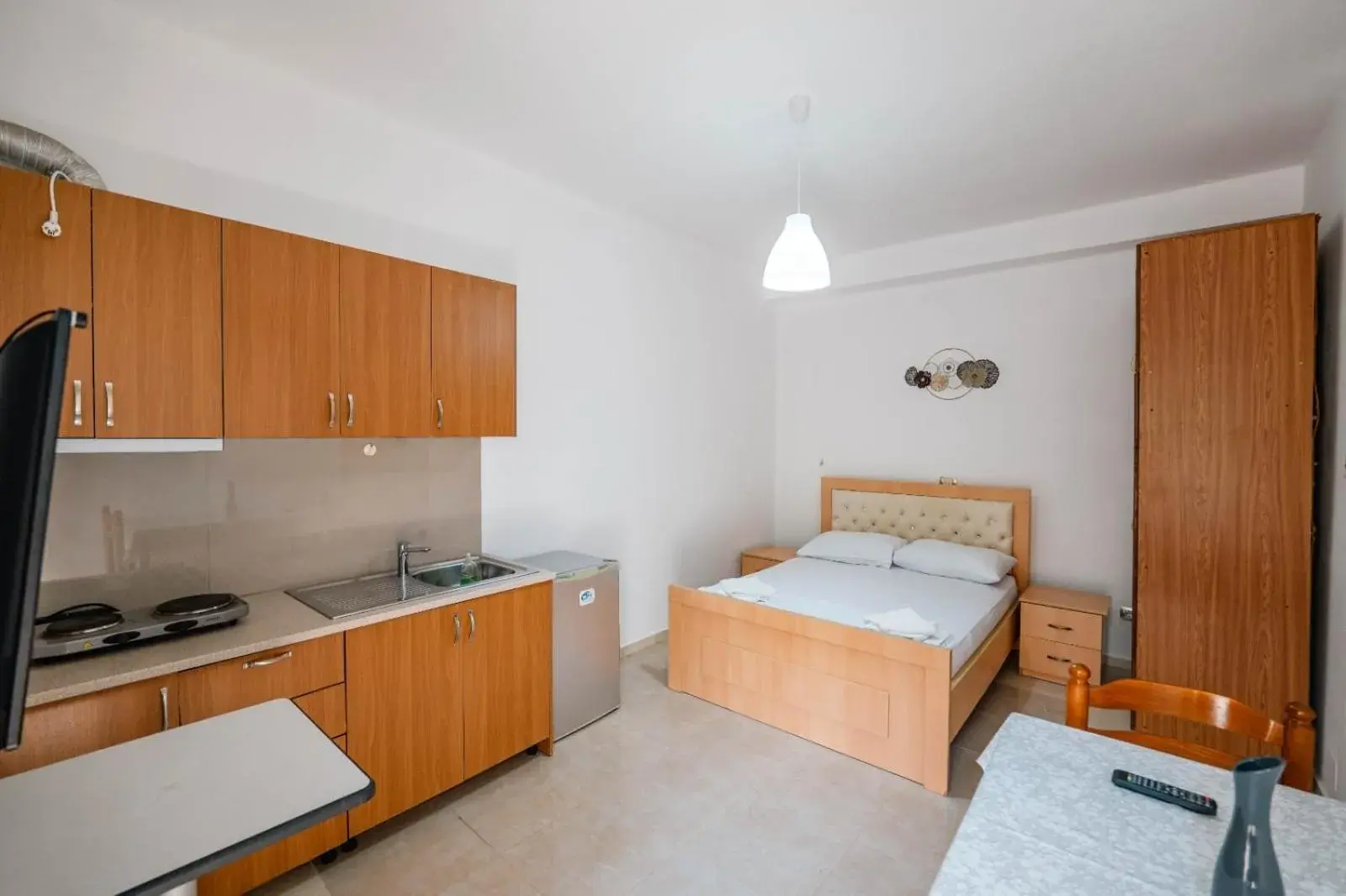 Double Room in Vila Pasqyra Double Room in Vila Pasqyra