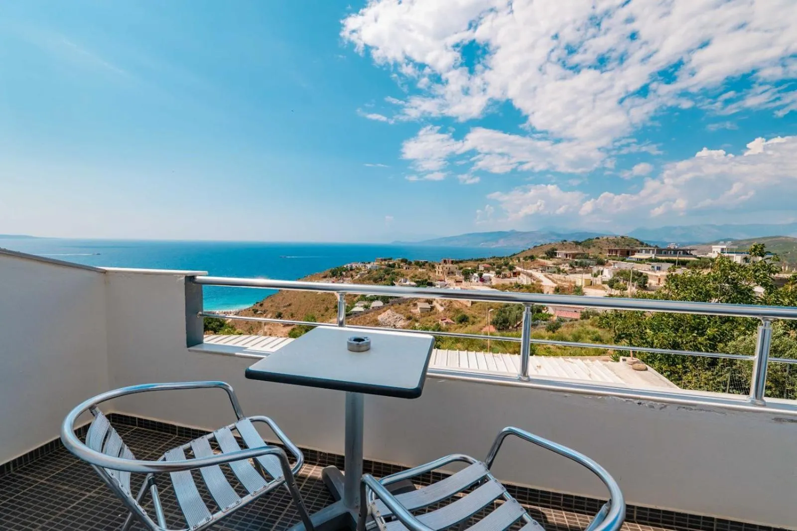 Natural landscape in Vila Pasqyra